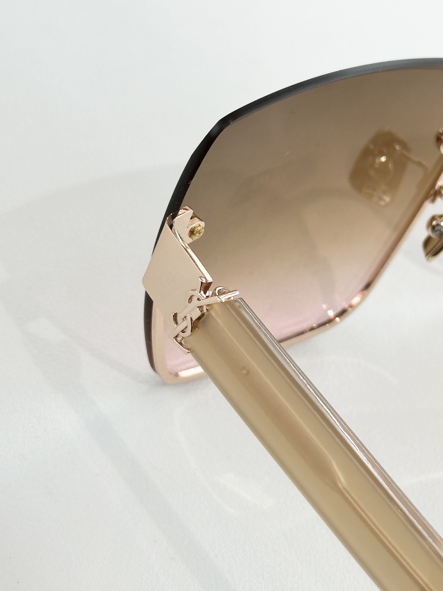 Saint LaurentMod：SL662FSize：62-16-140