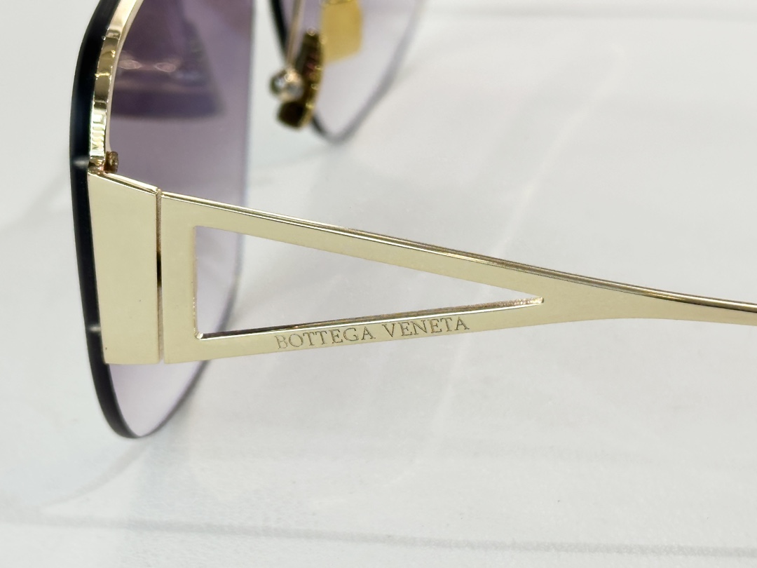 BOTTEGA VENET*MODEL：BV1065SSIZE：57口05-145