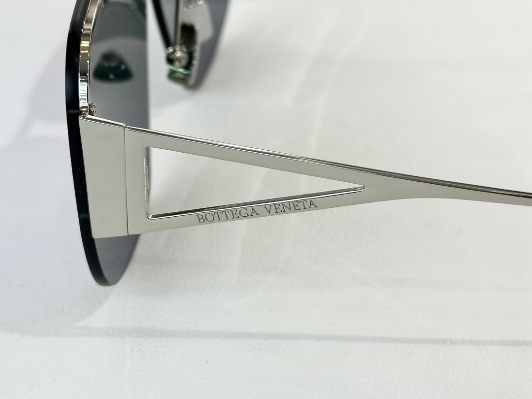 BOTTEGA VENET*MODEL：BV1065SSIZE：57口05-145