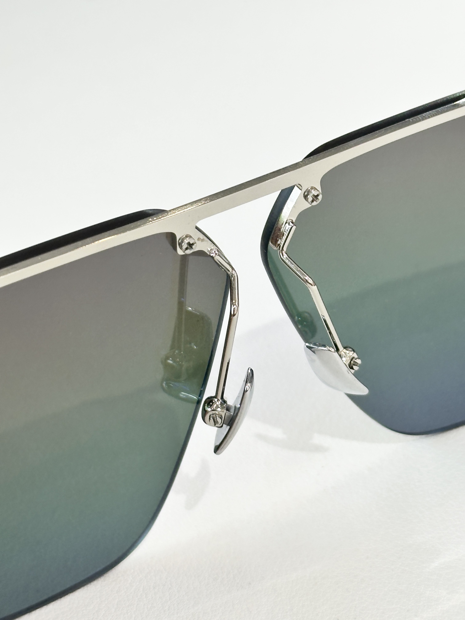 BOTTEGA VENET*MODEL：BV1065SSIZE：57口05-145