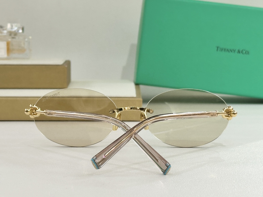 TIFFANY&Co.MODEL：TF3104D SIZE：58口18-140