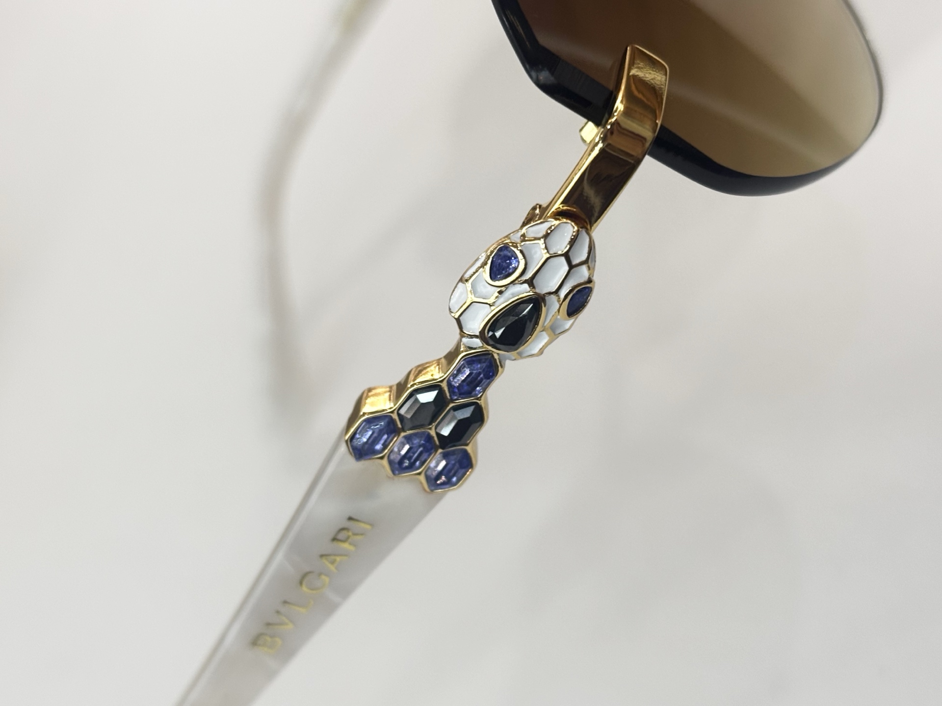 BVLGAR*MODEL：BV 1807LUSIZE：57口18-145