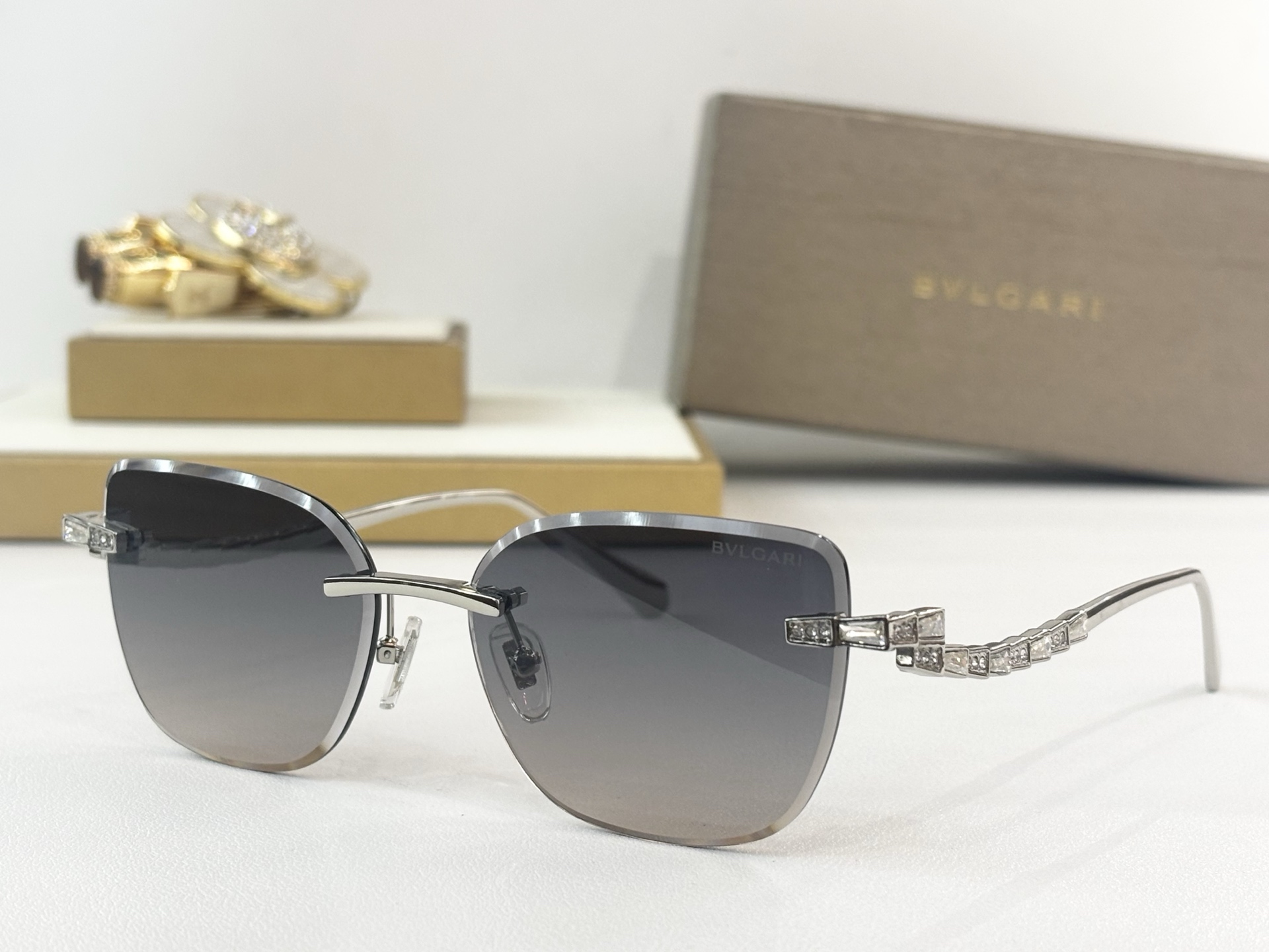 BVLGAR*MODEL：BV 1802LUSIZE：57口16-142