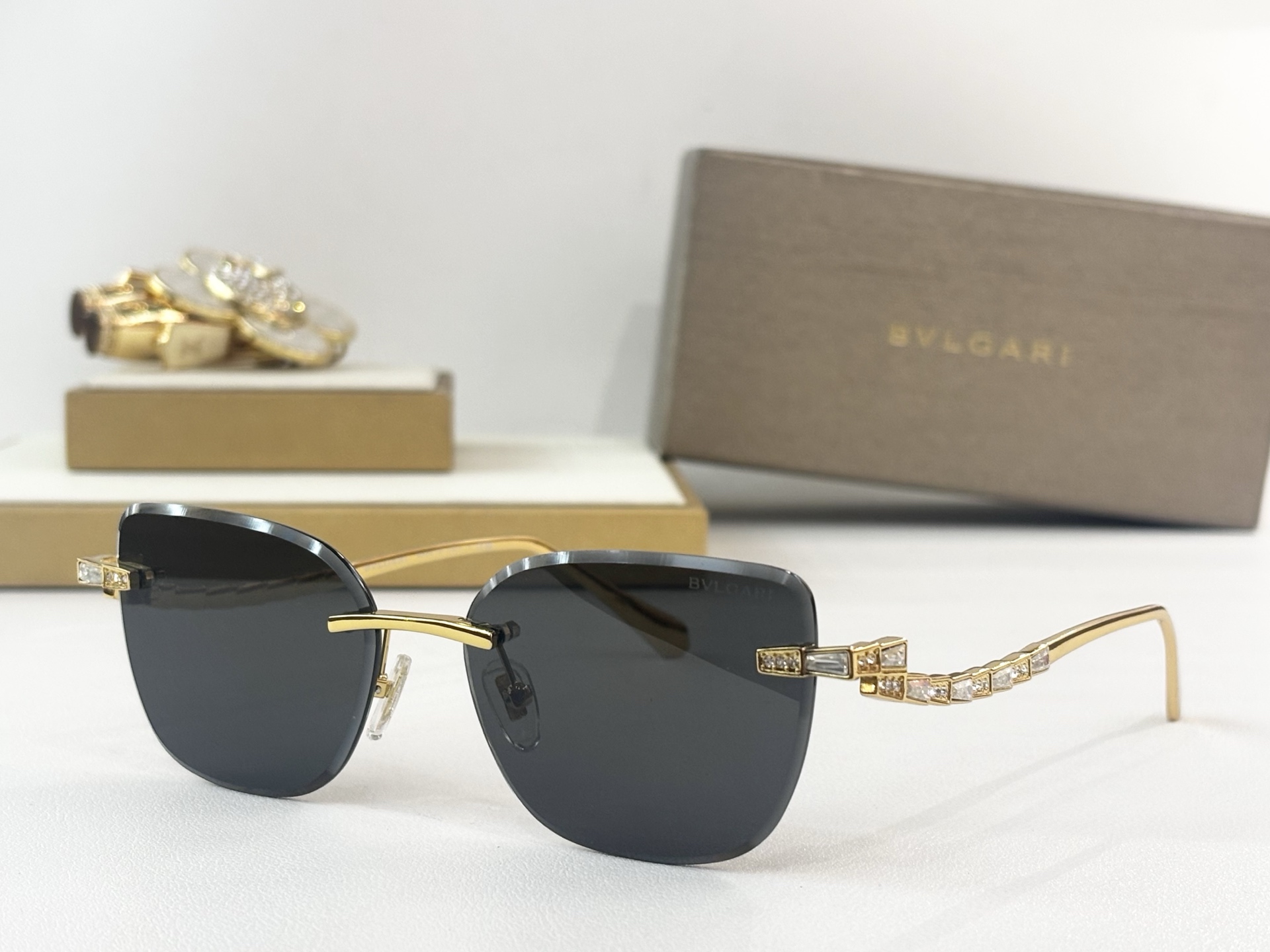 BVLGAR*MODEL：BV 1802LUSIZE：57口16-142