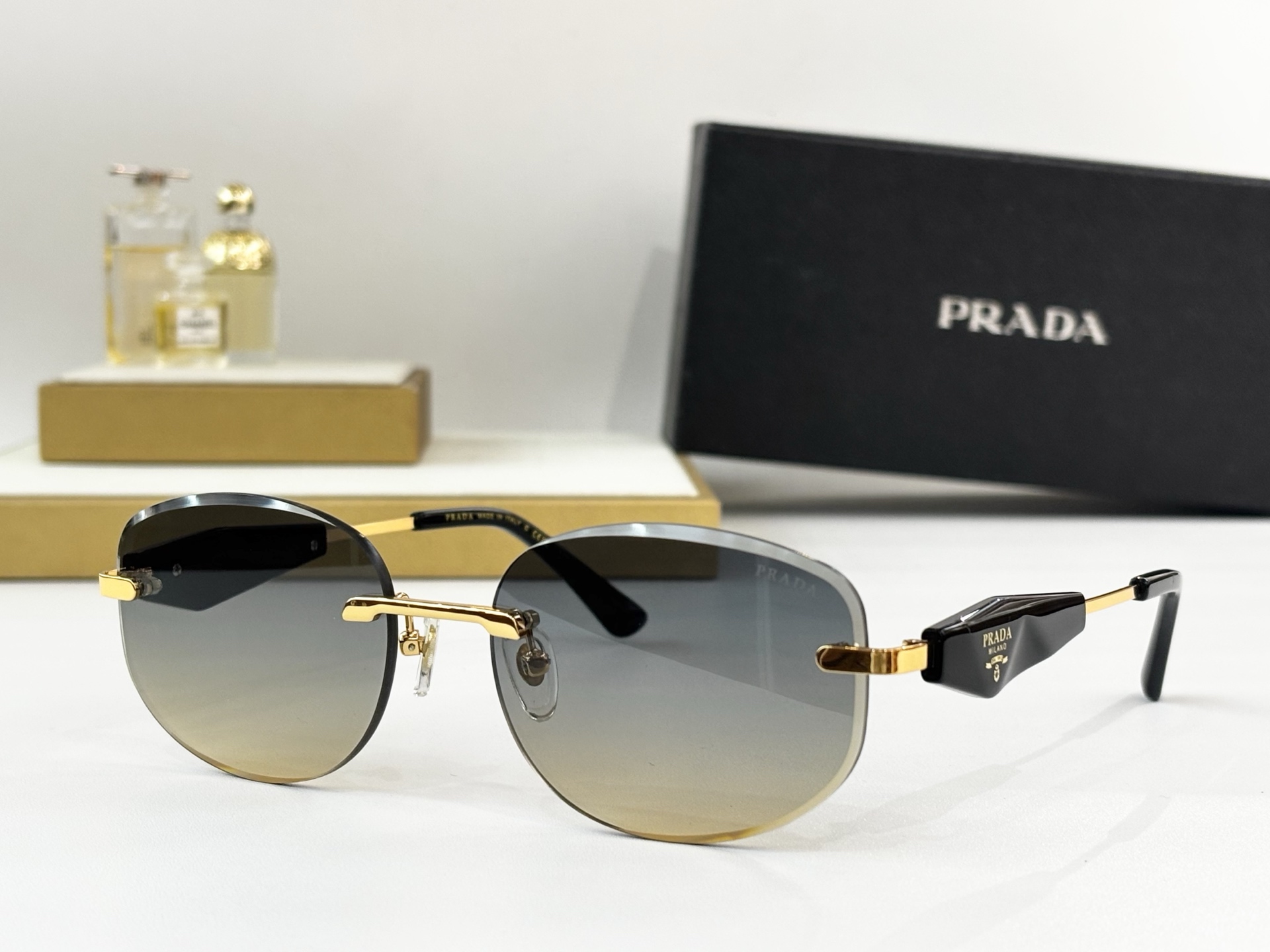PRADAMOD：PR 211VSSize：58口18 145