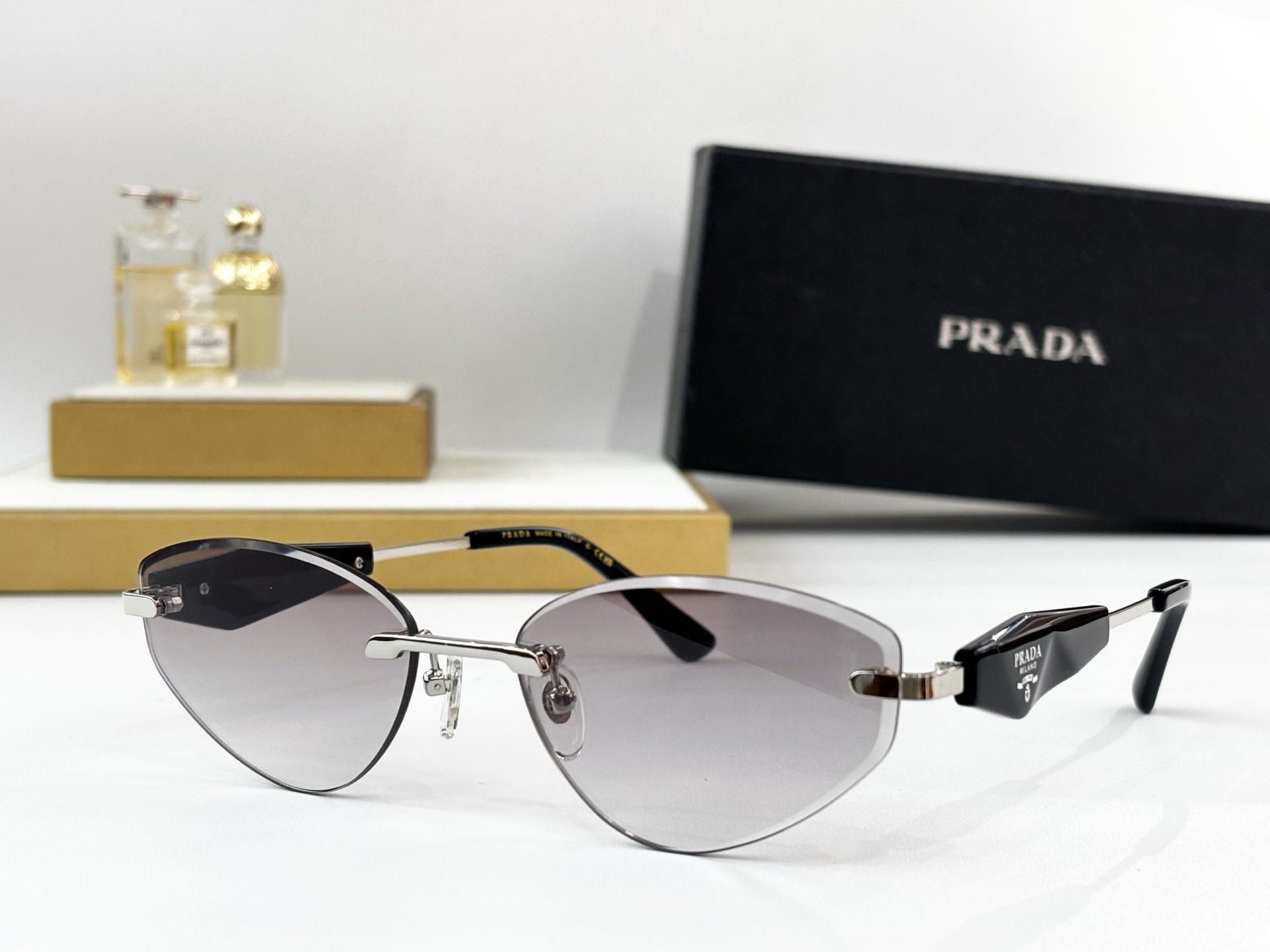 PRADAMOD：PR 212VSSize：58口18 145