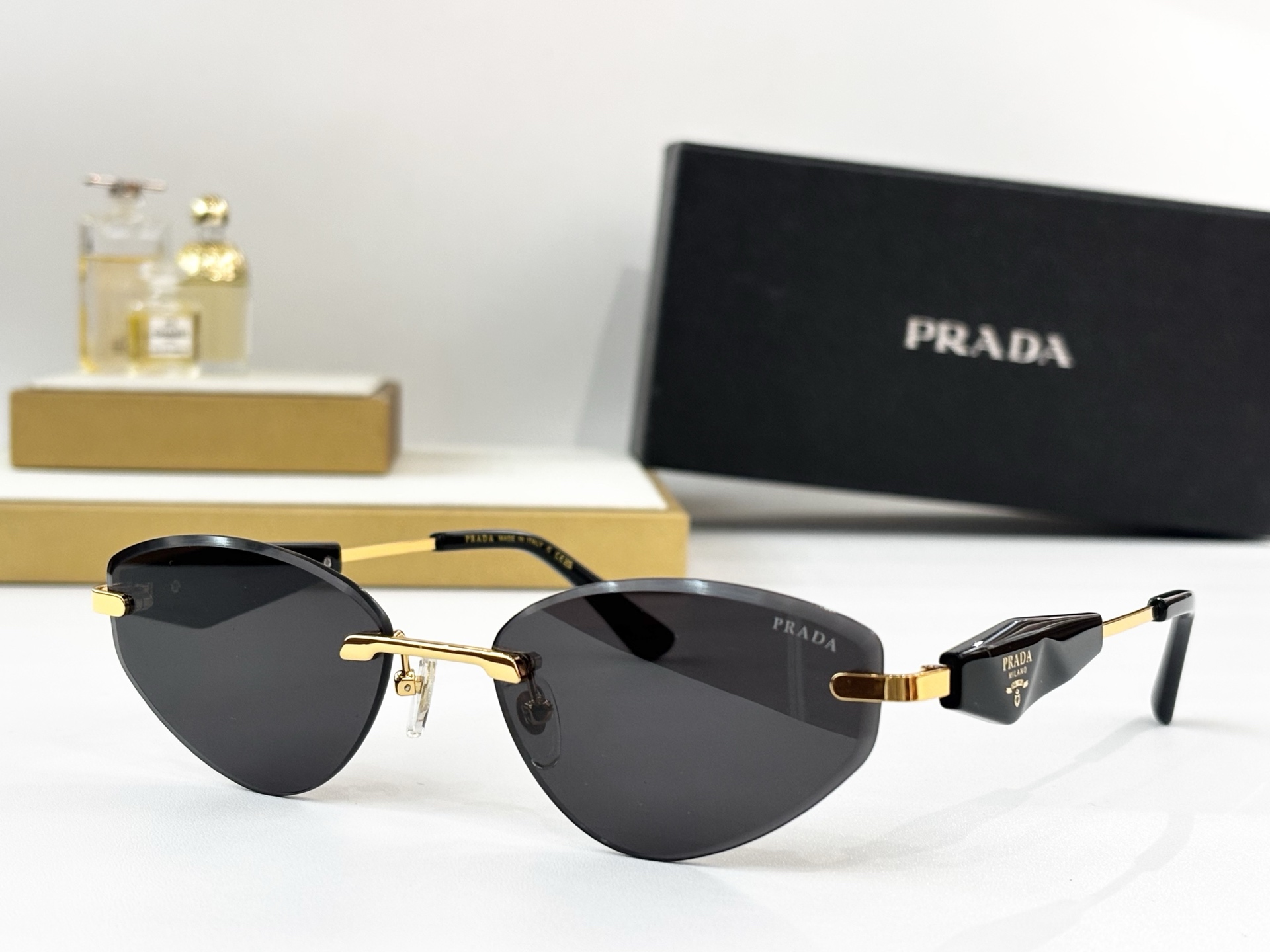 PRADAMOD：PR 212VSSize：58口18 145