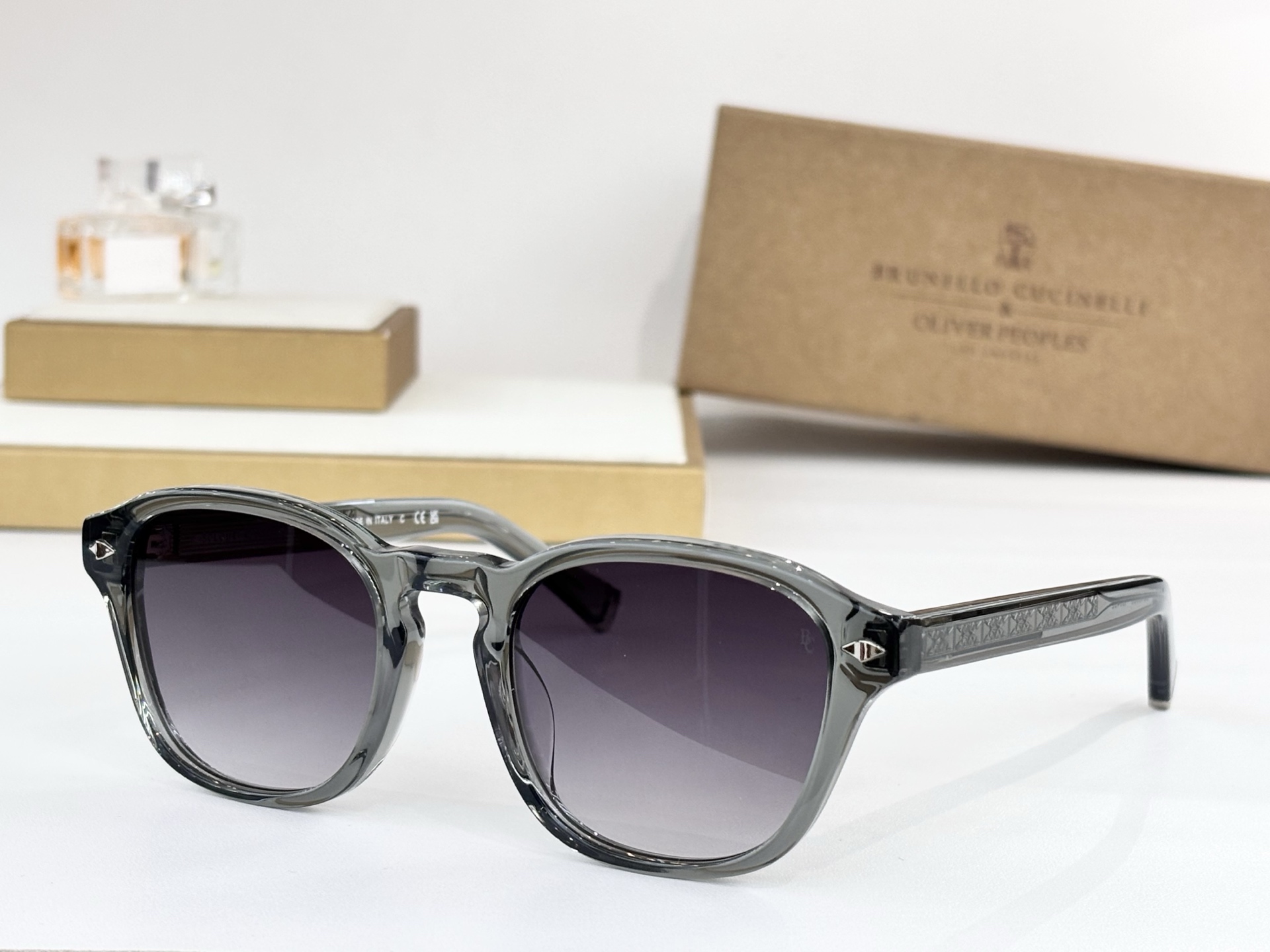 BRUNELLO CUCINELLI&OLIVER PEOPLESMODEL：BC4006SSIZE：5