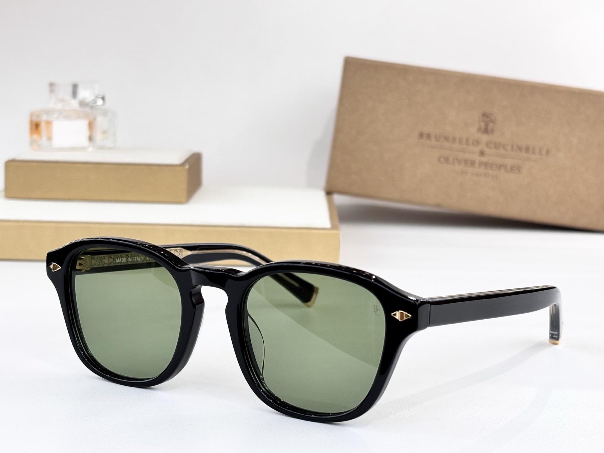 BRUNELLO CUCINELLI&OLIVER PEOPLESMODEL：BC4006SSIZE：5