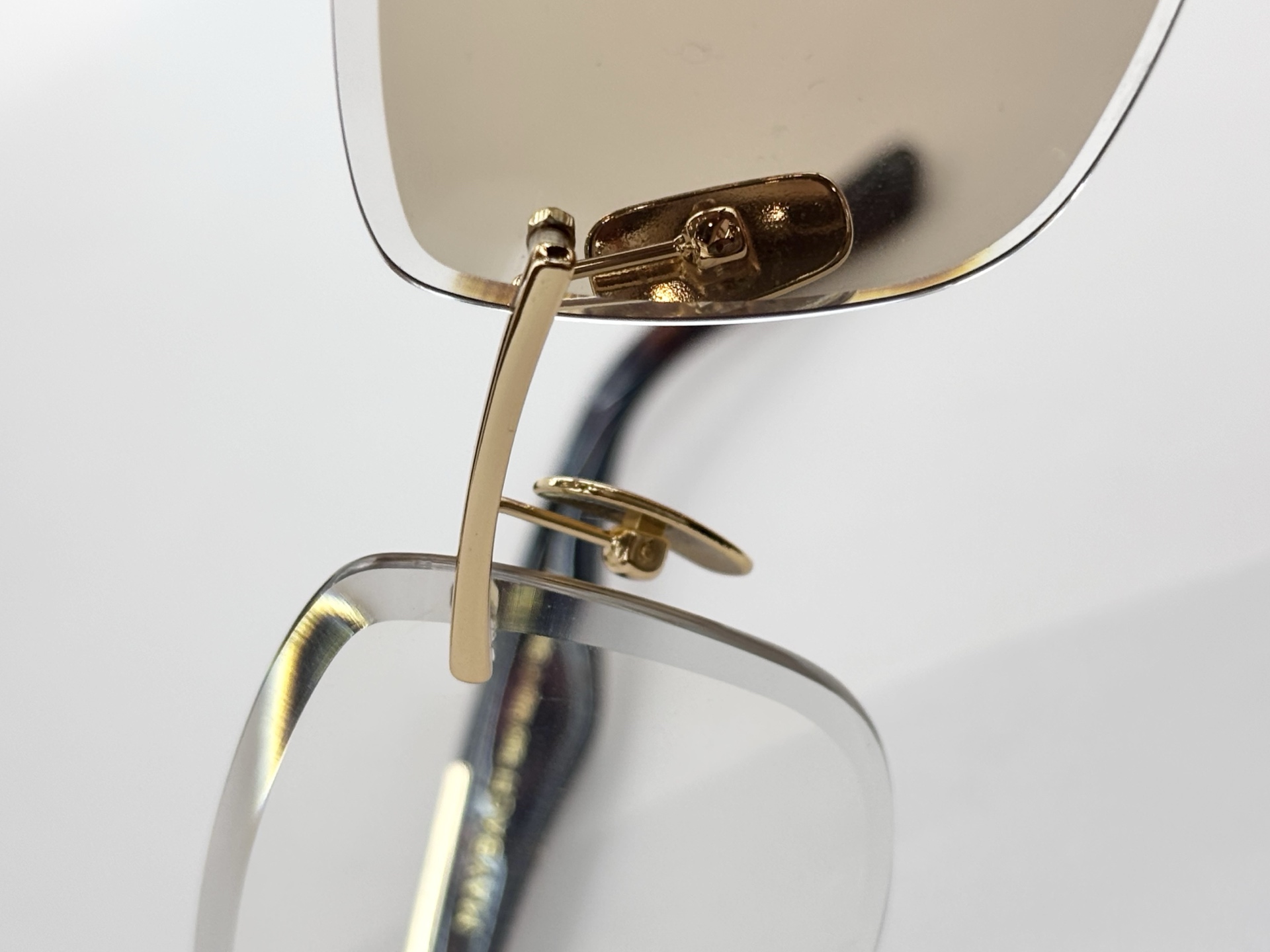 MAYBACHMOD：THE ARTIST VISize：58口18-140变色