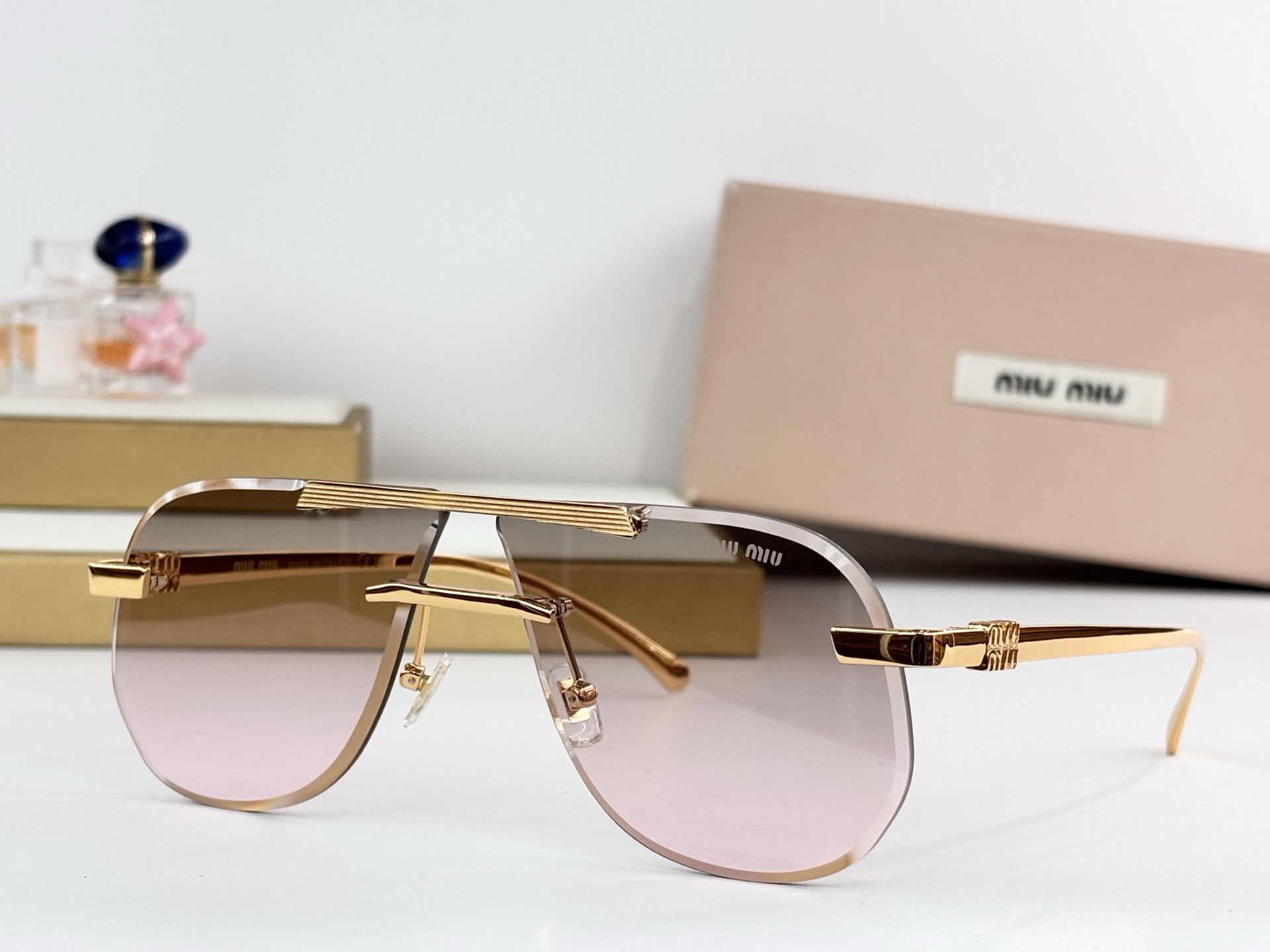 MIU MI*MOD：MU A1939Size：62口9 143