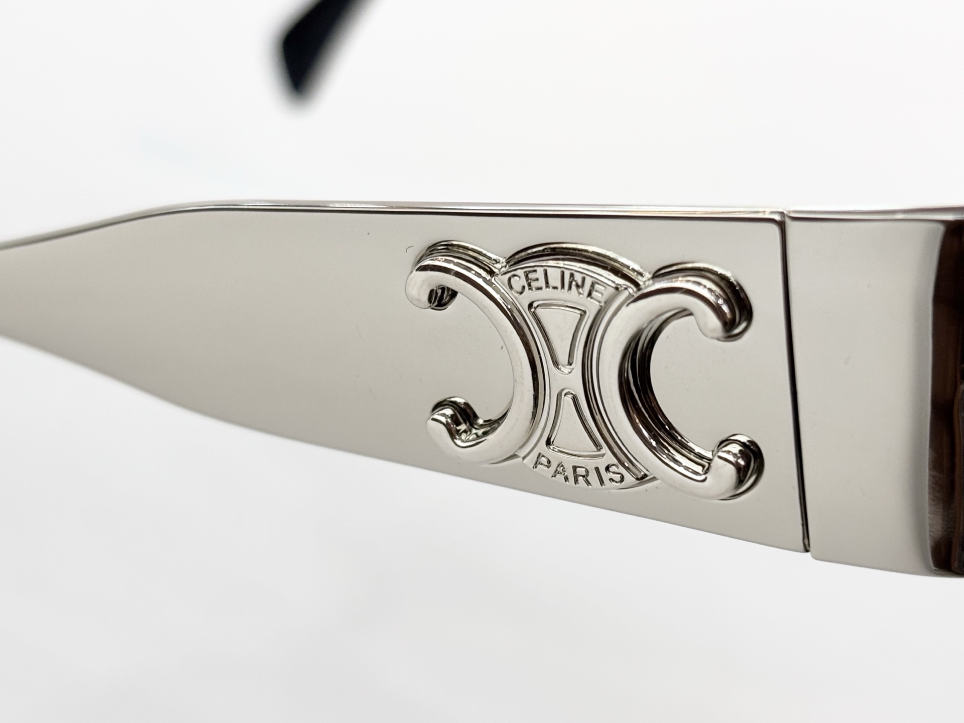 CELINEMOD：CL1860LUSize：58口17 145