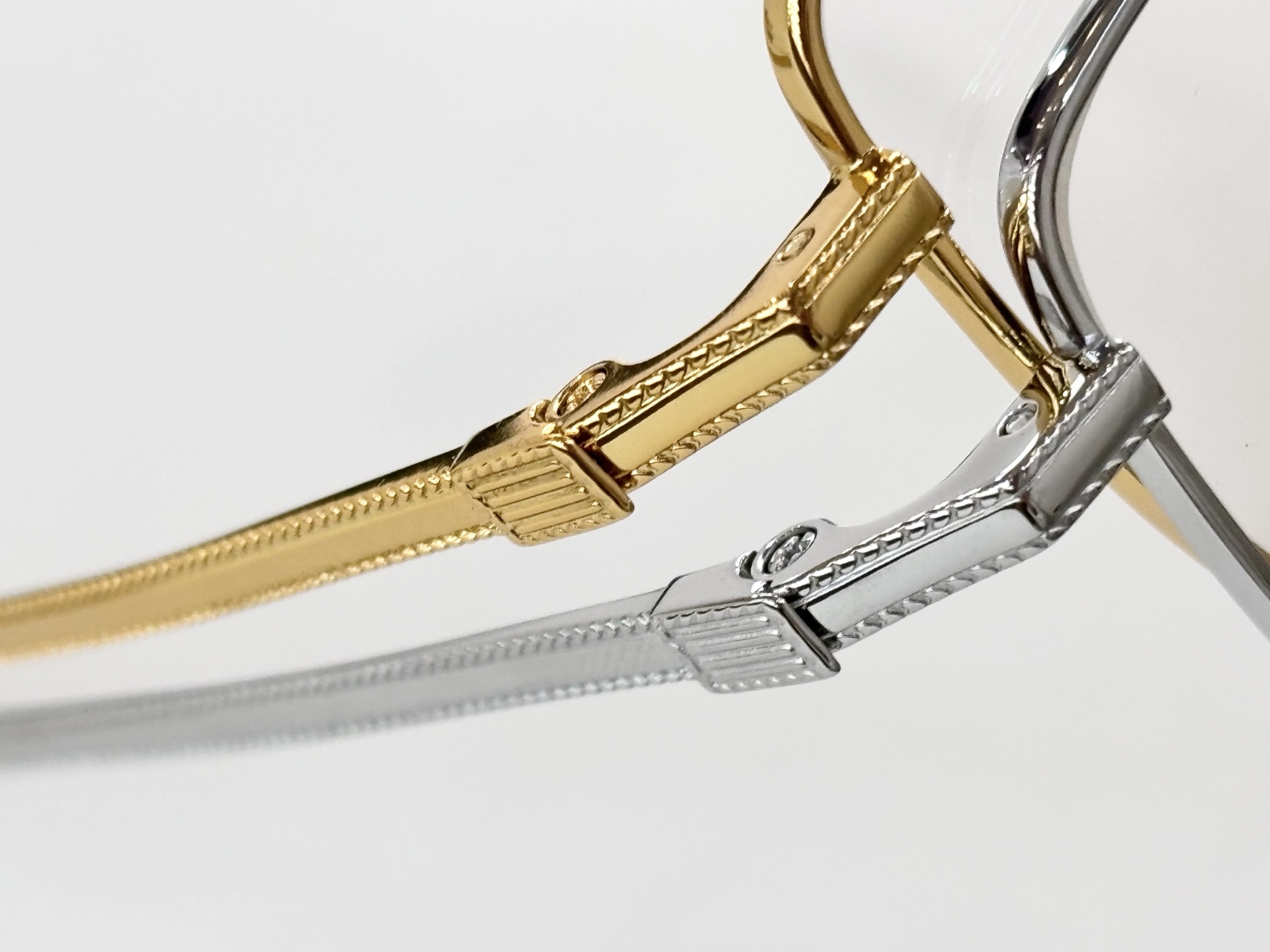 DUNHIL*TITANIUMMODEL：61979SIZE：55口17-143