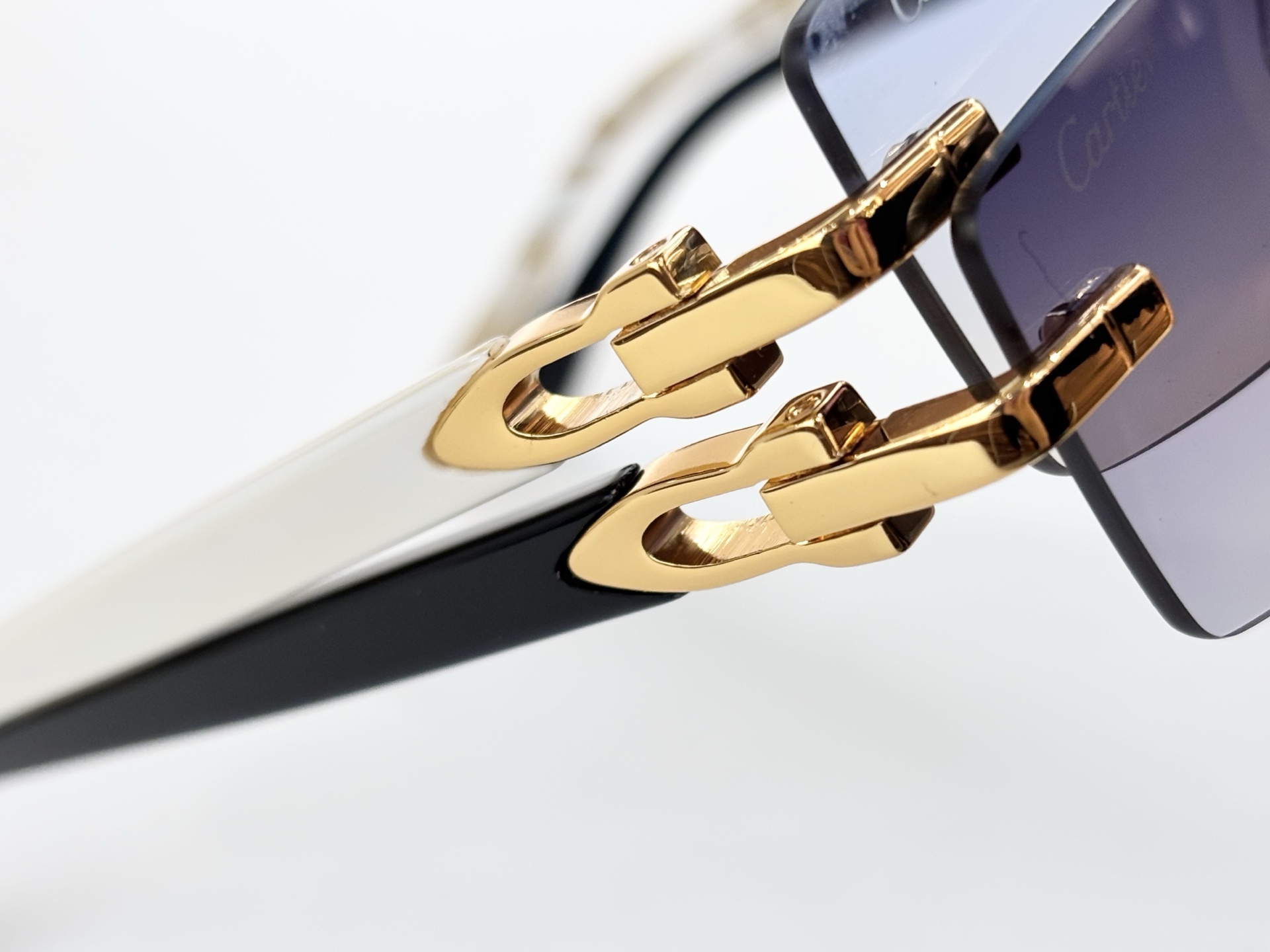 Cartie*MOD：CT0581SSize：56口19 145