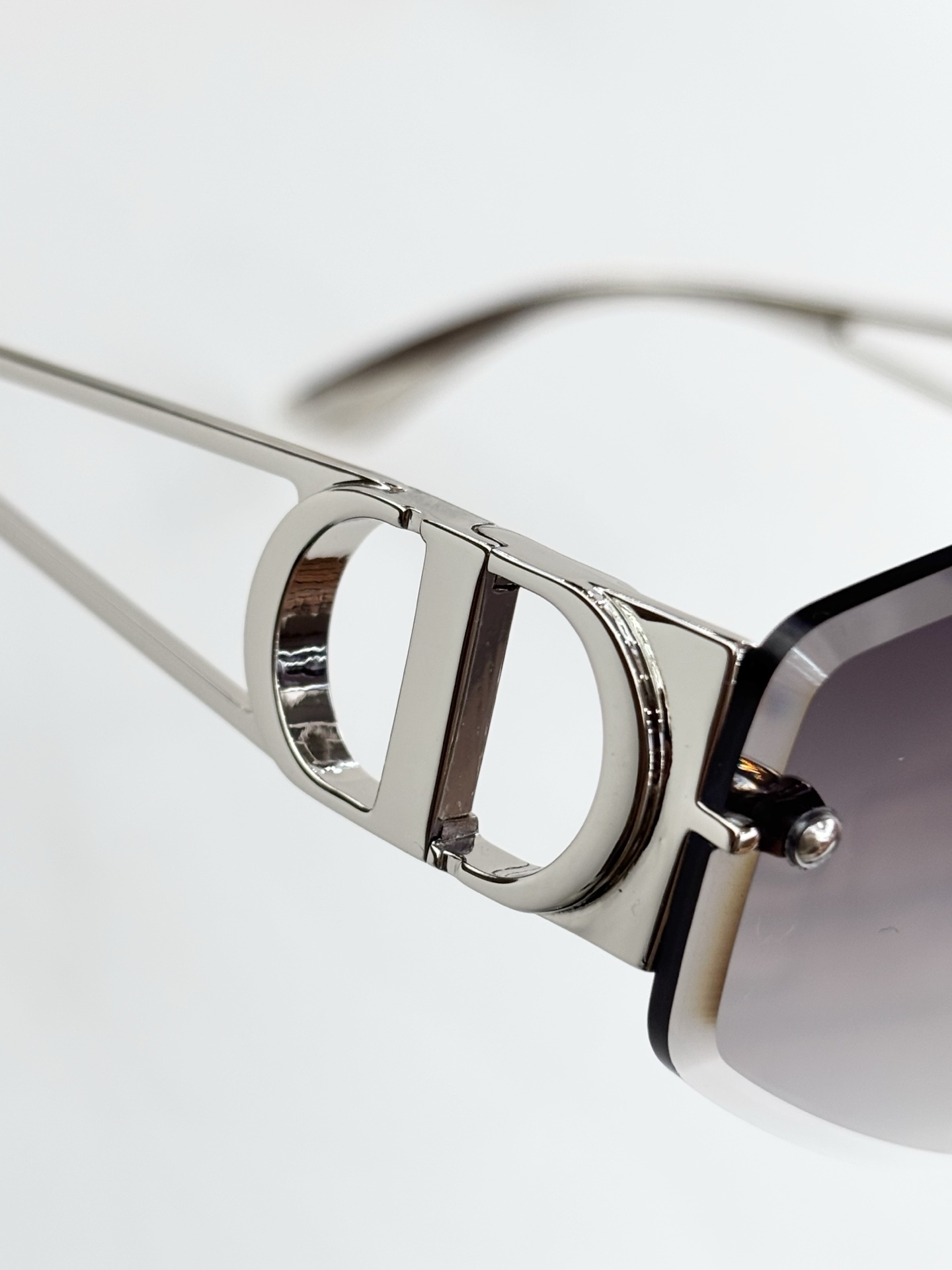 DIORMOD：DSGTA64UCRSize：62口17 138