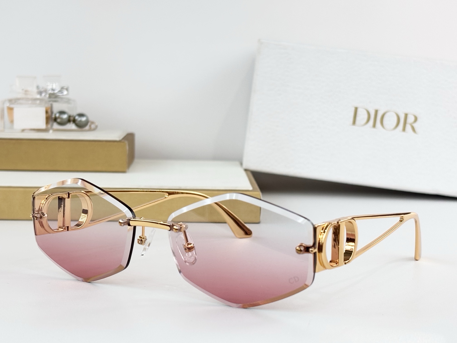 DIORMOD：DSGTA64UCRSize：62口17 138