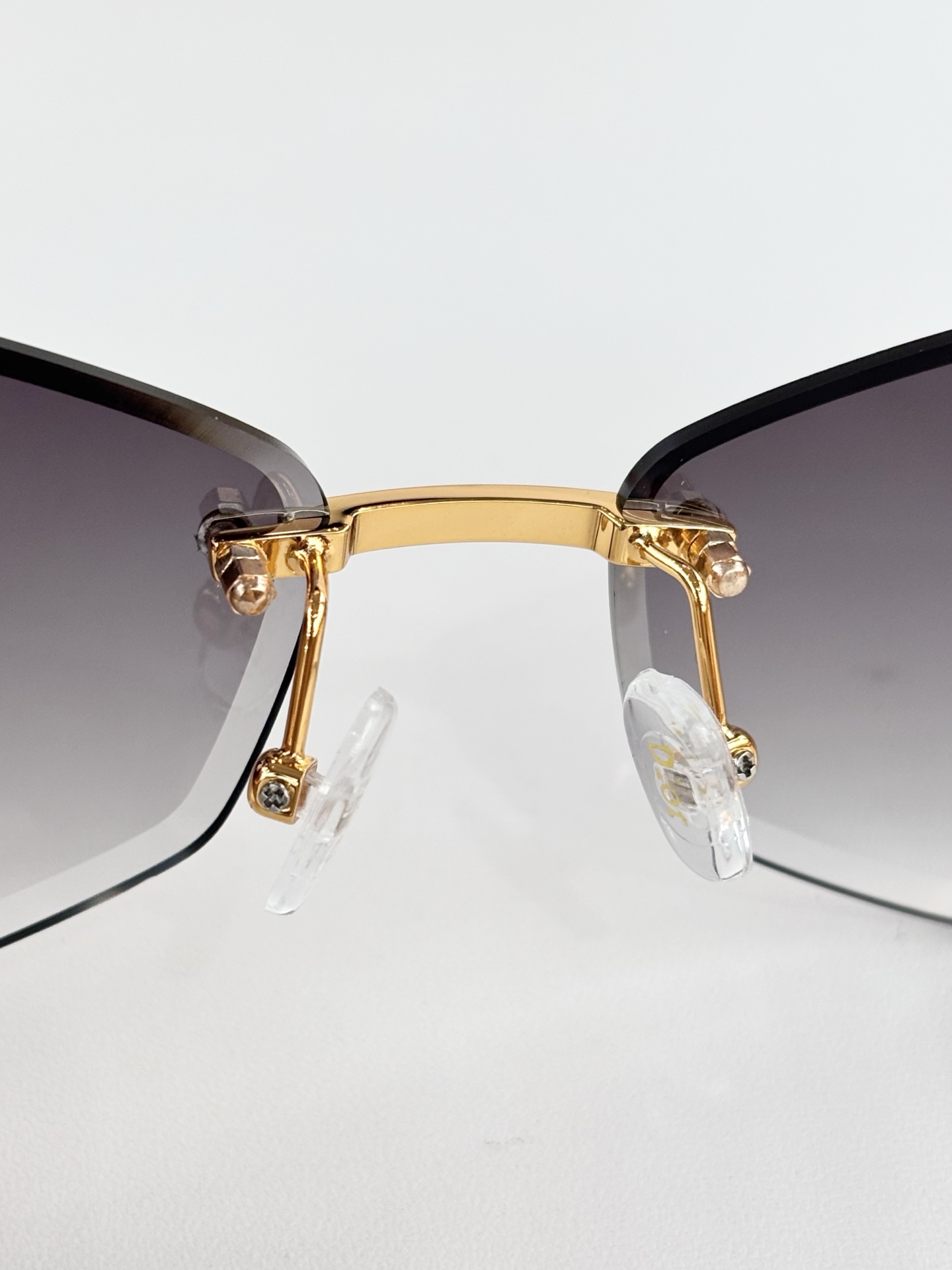 DIORMOD：DSGTA64UCRSize：62口17 138