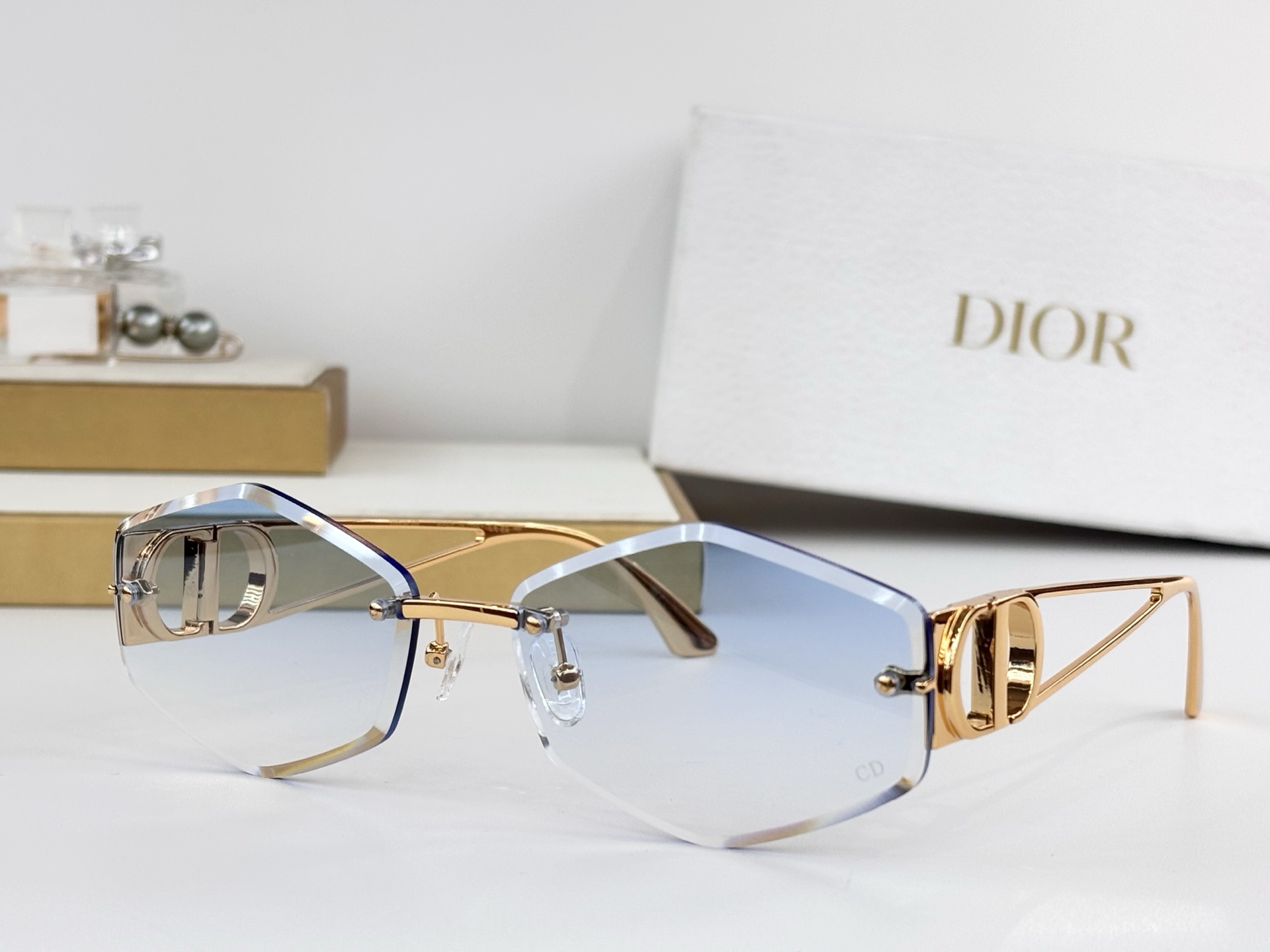 DIORMOD：DSGTA64UCRSize：62口17 138