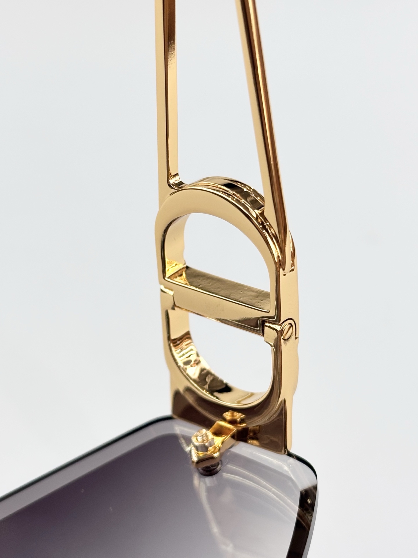 DIORMOD：DSGTA64UCRSize：62口17 138