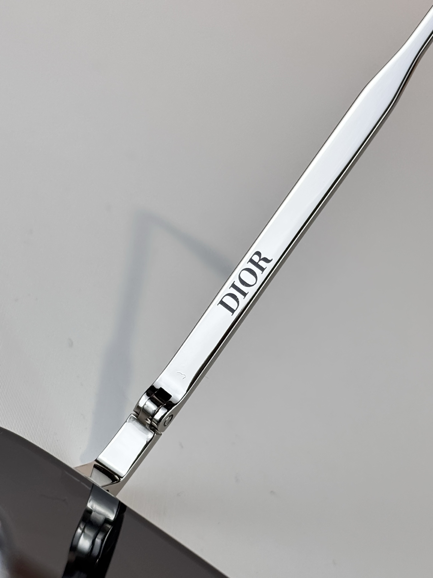 Dio*飞行员款式Mod:DIORBLACKSUIT s17USIZE:54-16-145