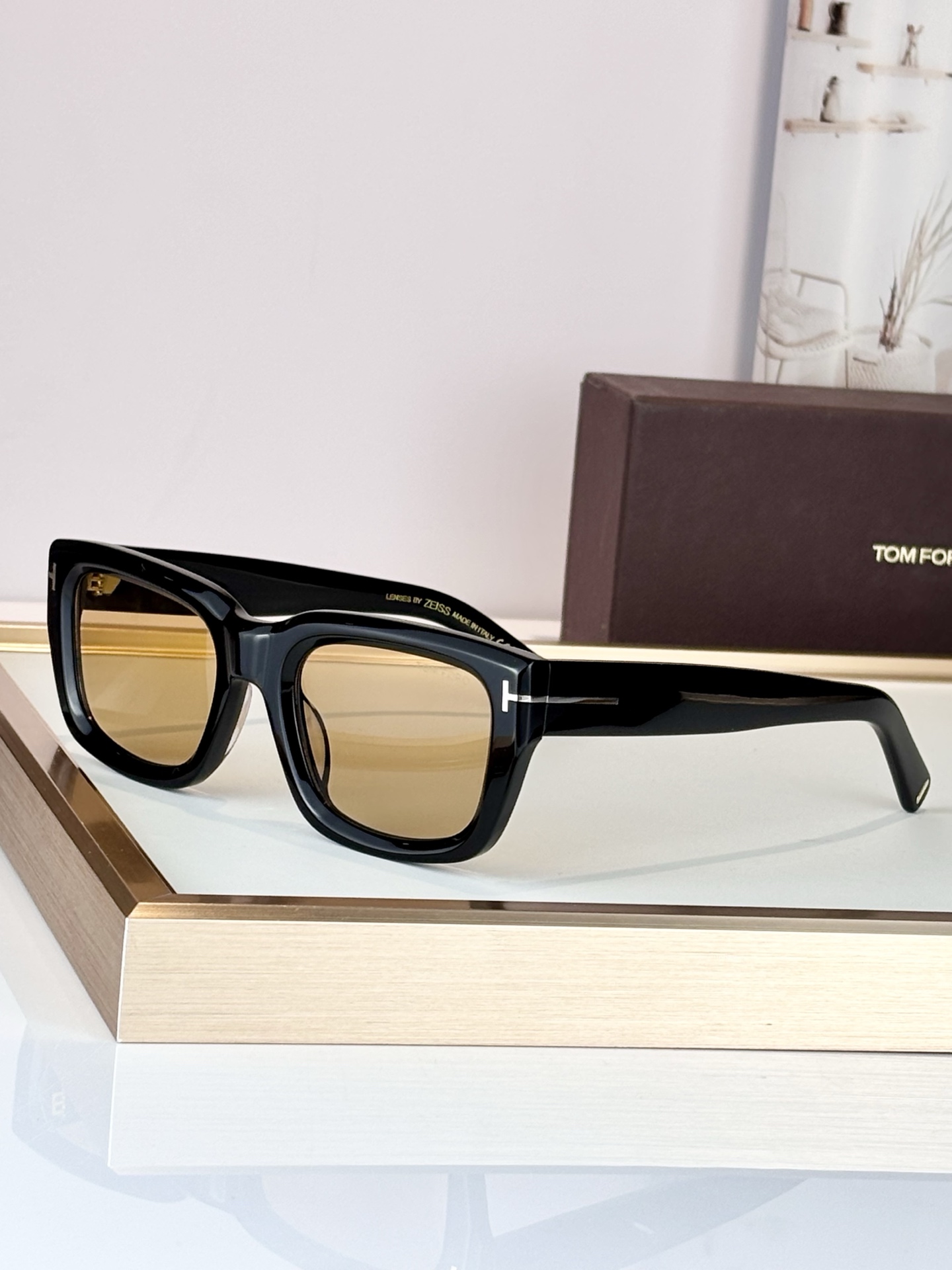 TOMFORDMod ：FT1327Size ：52口22-145进口板材内镀蓝膜镜片 Uv400%