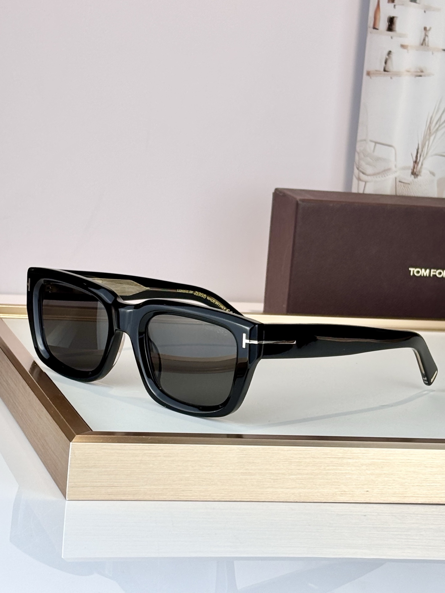 TOMFORDMod ：FT1327Size ：52口22-145进口板材内镀蓝膜镜片 Uv400%