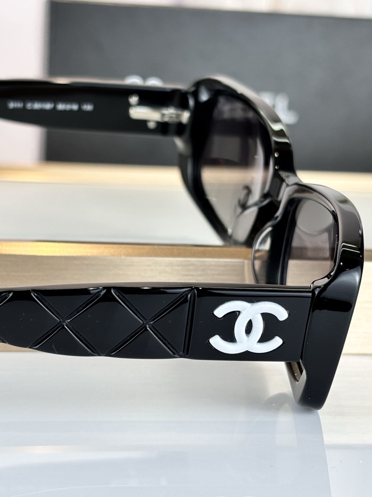 CHANELMODEL：CH5111SIZE：55口16-135