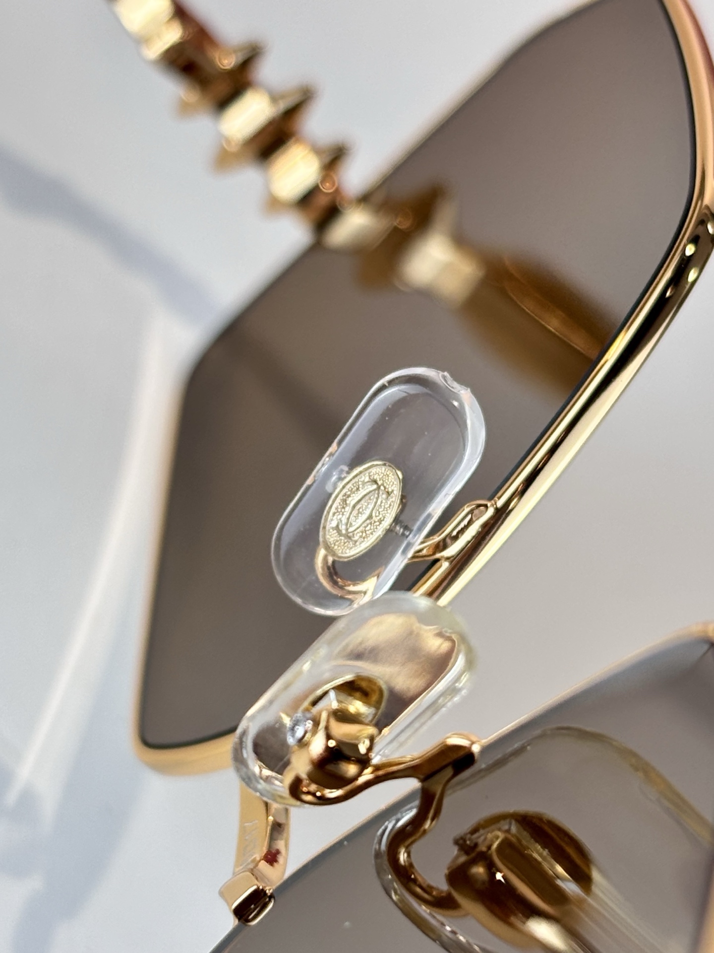 Cartie*Mod:CT0645SSize:56-17-145铆钉 高级镀金