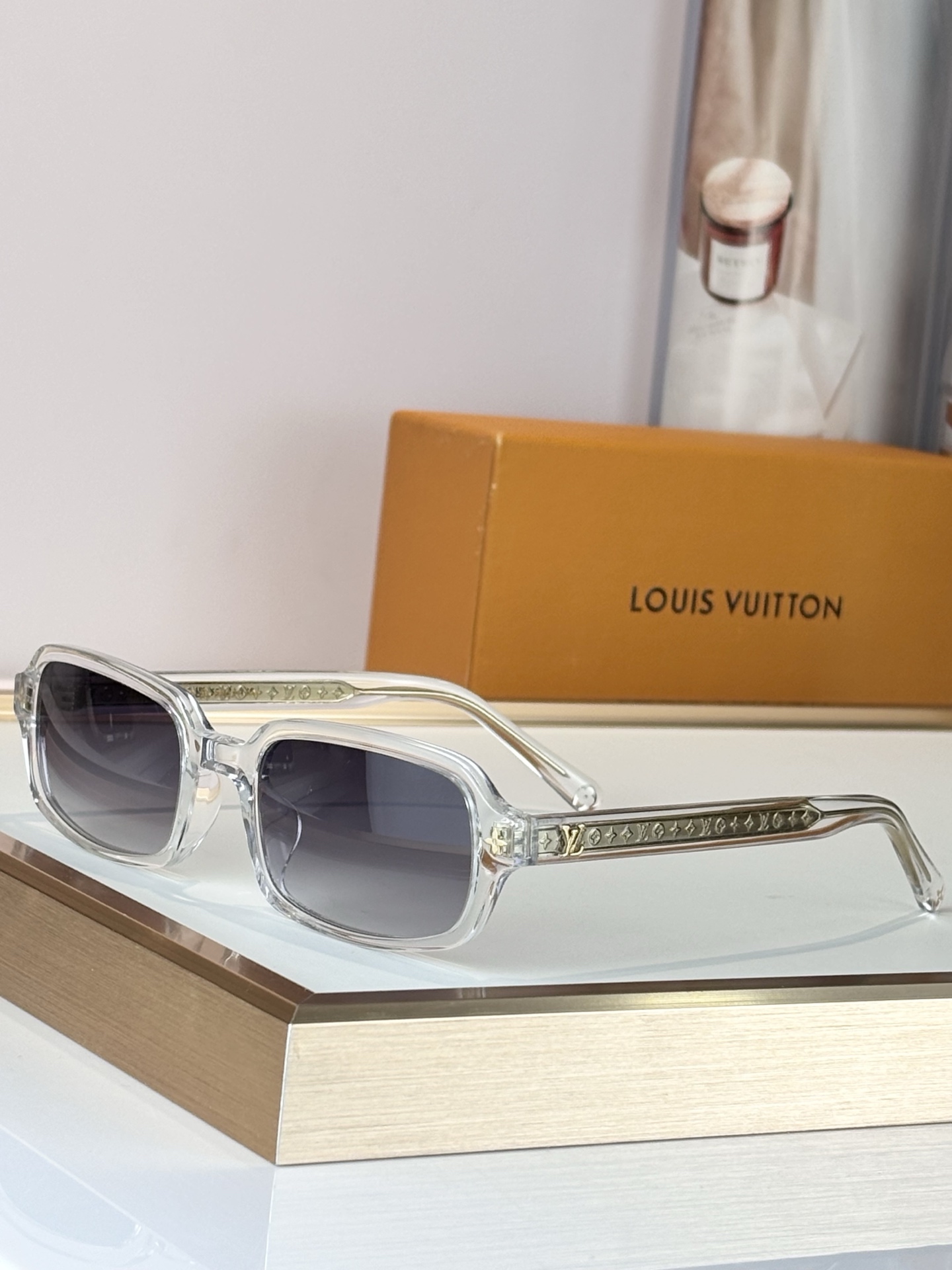 LOUIS VUITTO*MODEL：Z2978USIZE：55口21-145