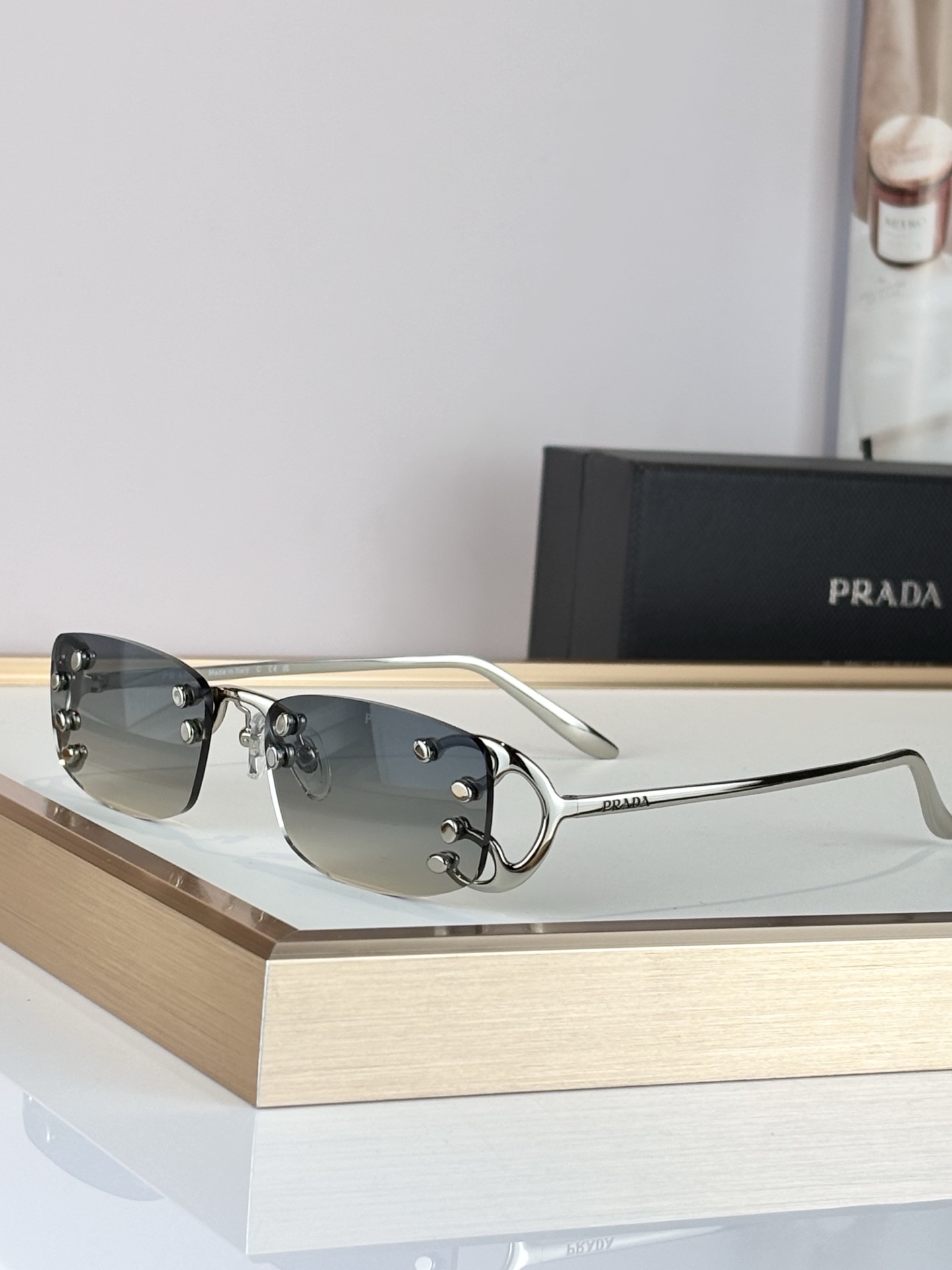 PRADAMOD：SPR C57Size：52口20 135