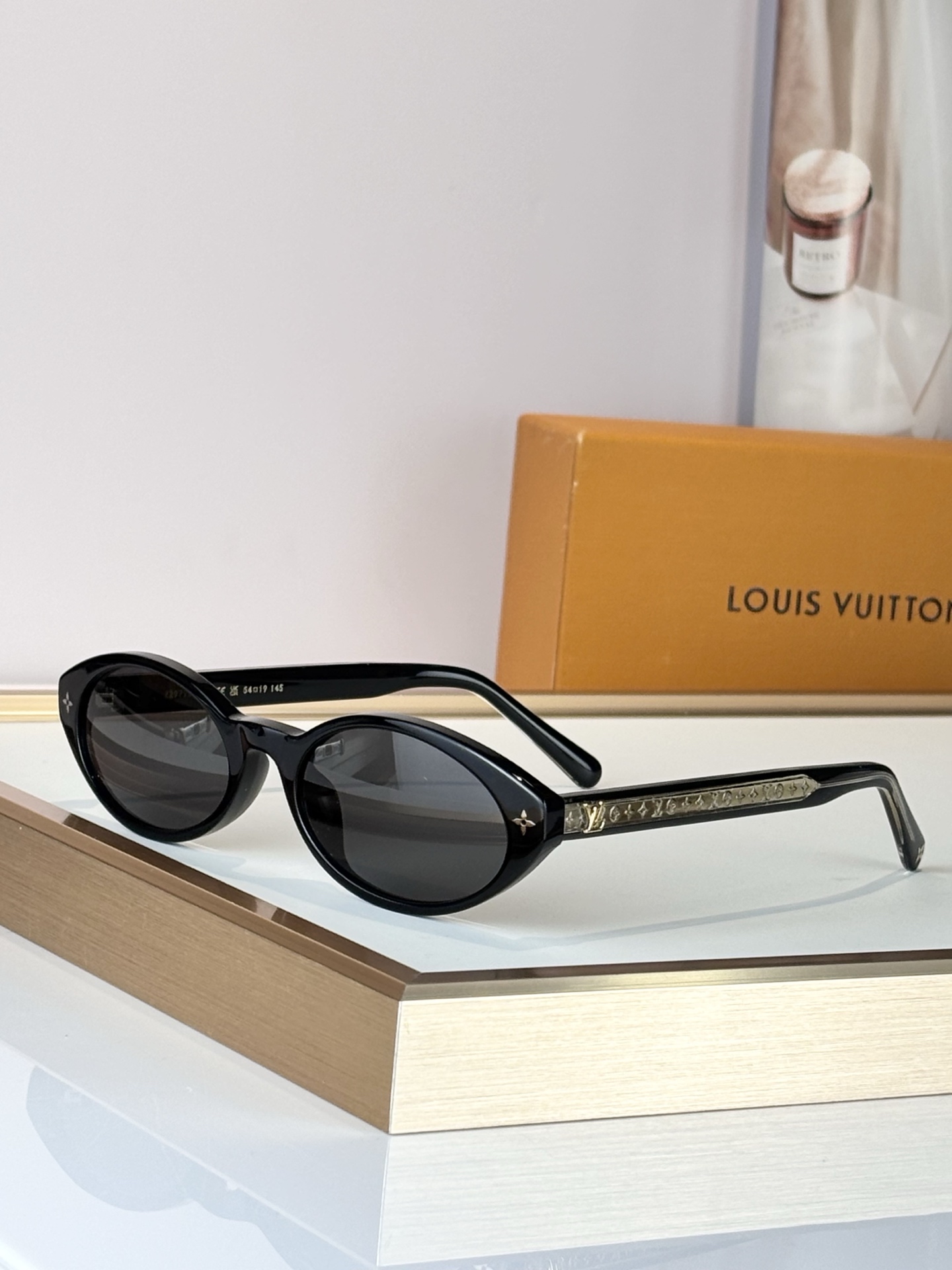 LOUIS VUITTONMOD：Z2979UOversizedSize：54口19 145