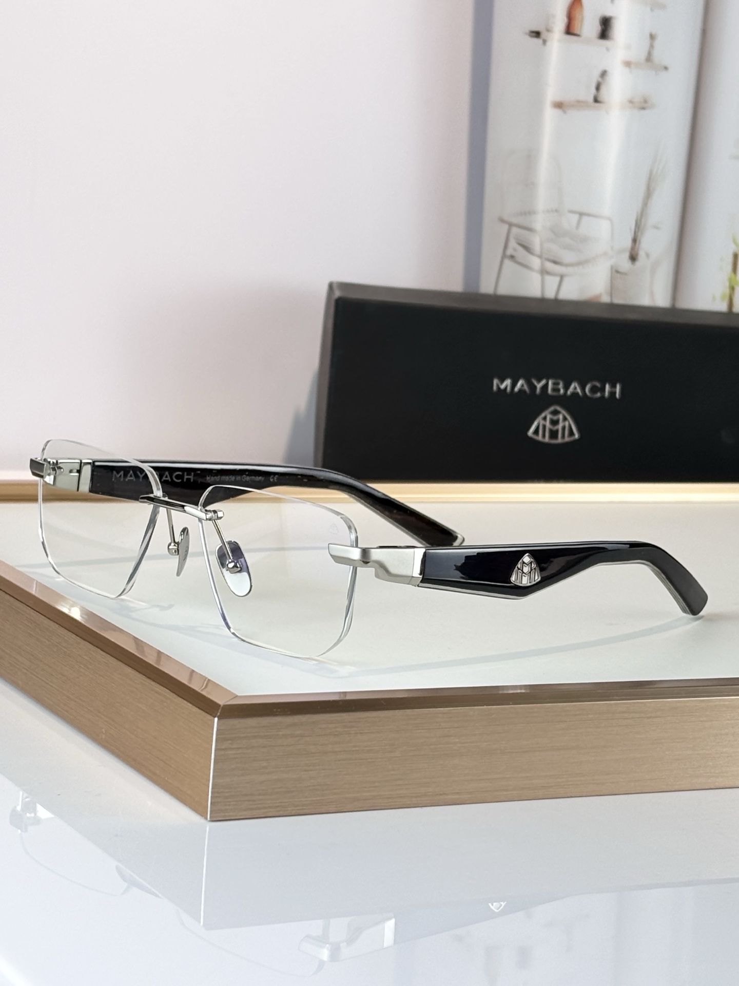 MAYBACH*MODEL：THE VISIONIST ISIZE：56口18-140