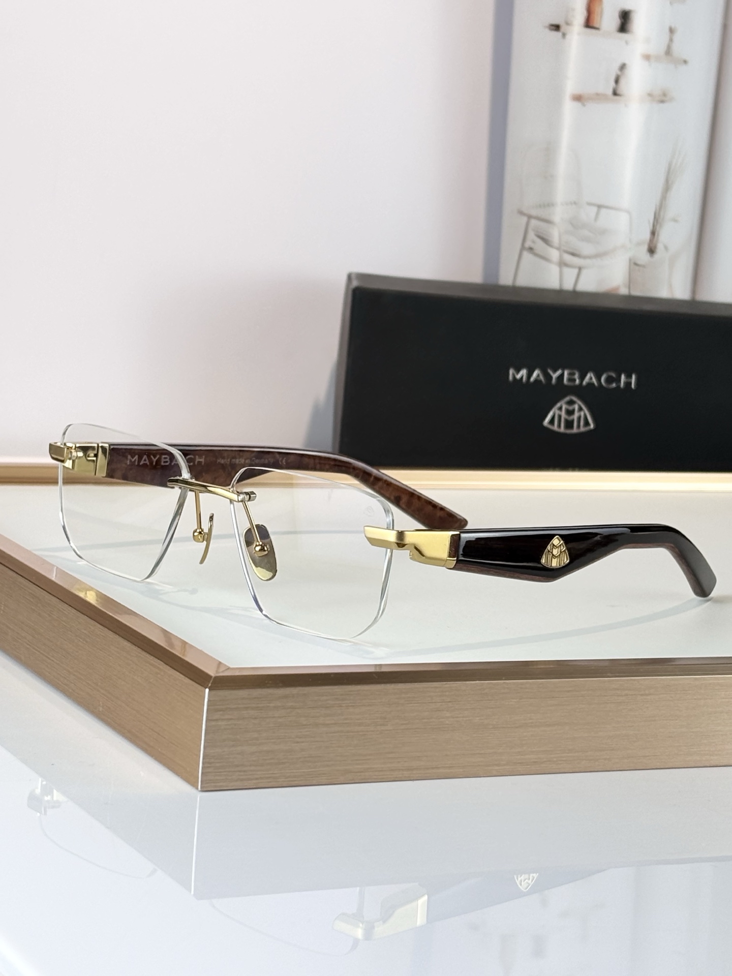 MAYBACH*MODEL：THE VISIONIST ISIZE：56口18-140