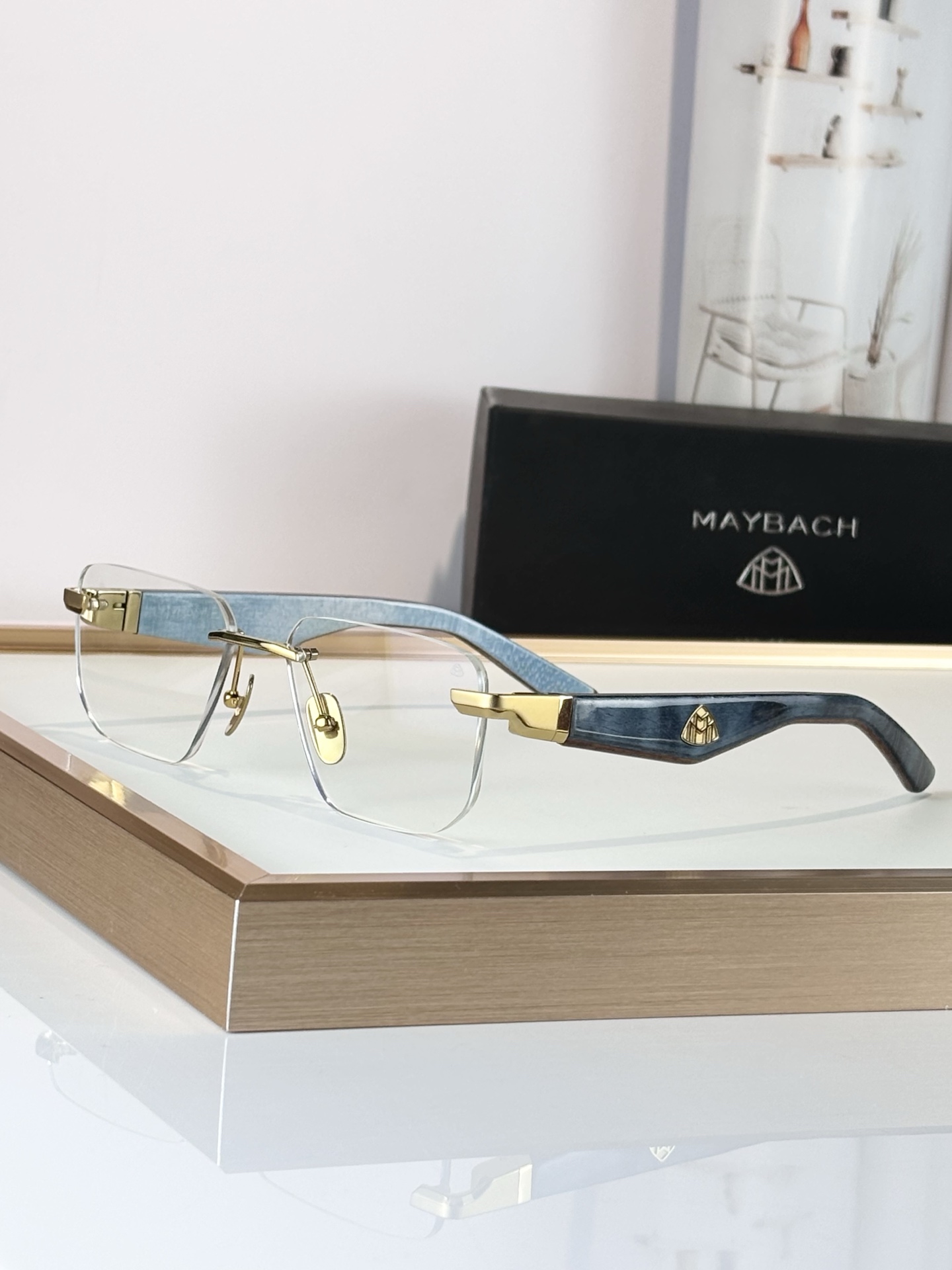 MAYBACH*MODEL：THE VISIONIST ISIZE：56口18-140