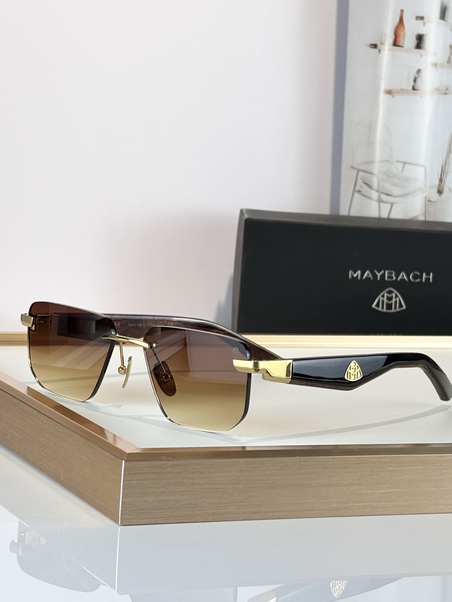 MAYBACH*MODEL：THE VISIONIST ISIZE：56口18-140