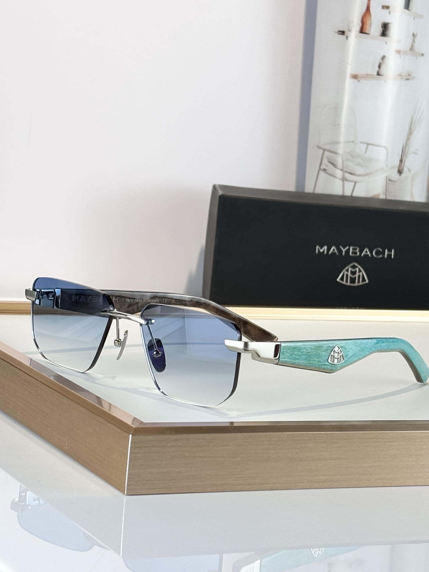 MAYBACH*MODEL：THE VISIONIST ISIZE：56口18-140