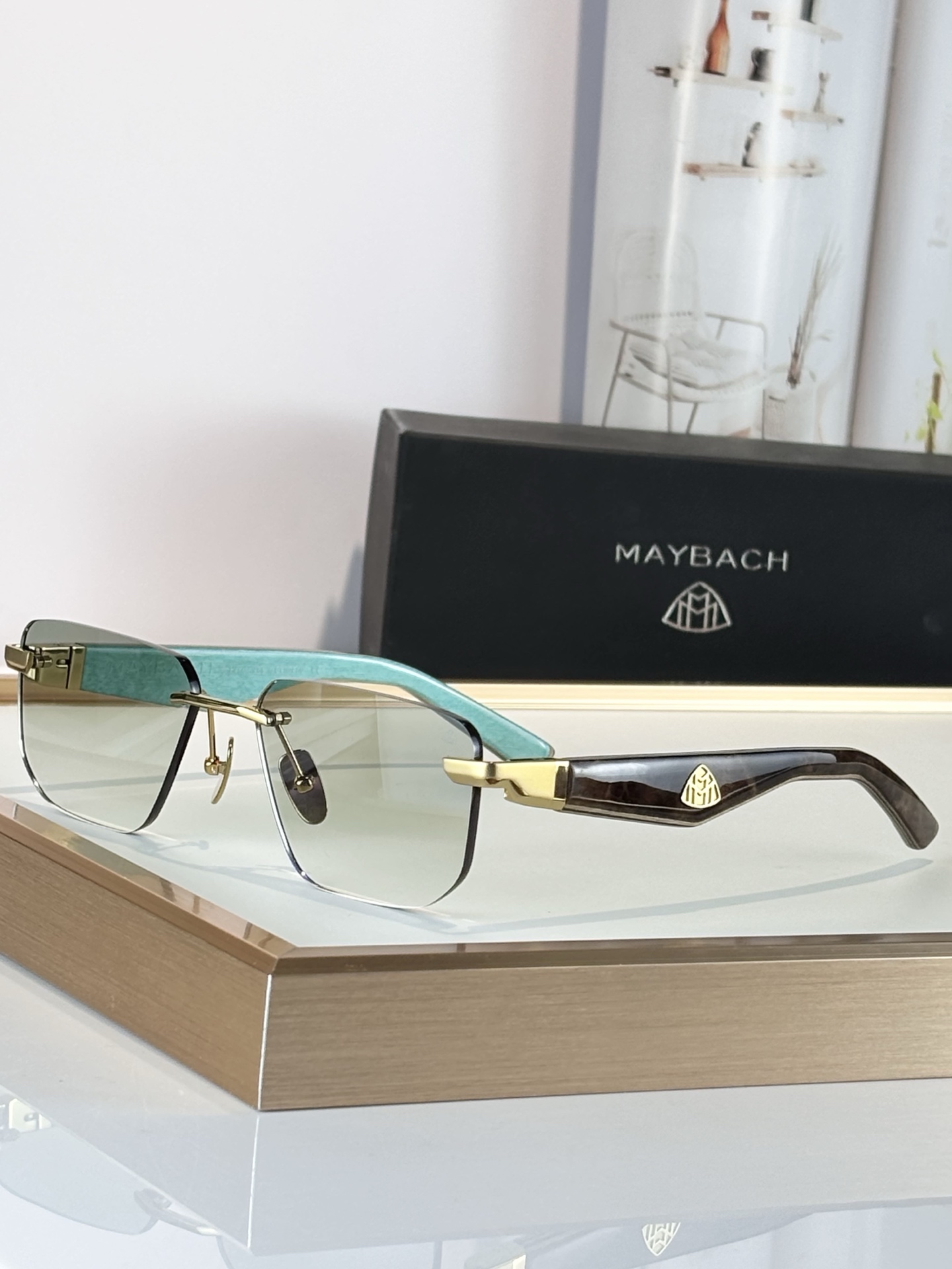 MAYBACH*MODEL：THE VISIONIST ISIZE：56口18-140