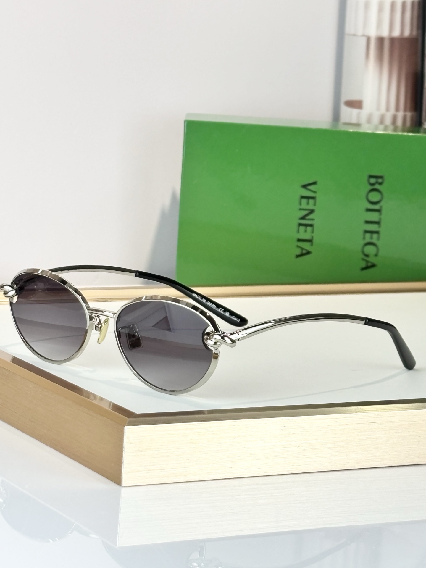 Bottega Venet*MODEL：BV40072USIZE：55口17-142