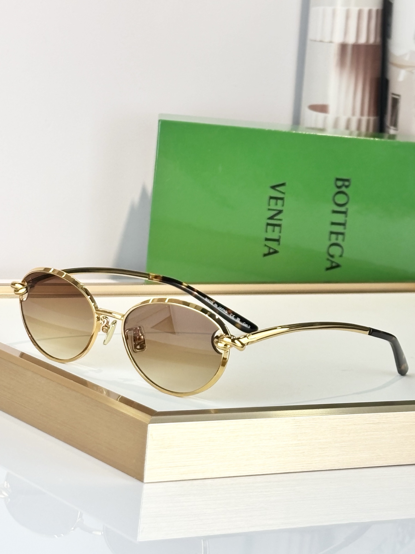 Bottega Venet*MODEL：BV40072USIZE：55口17-142