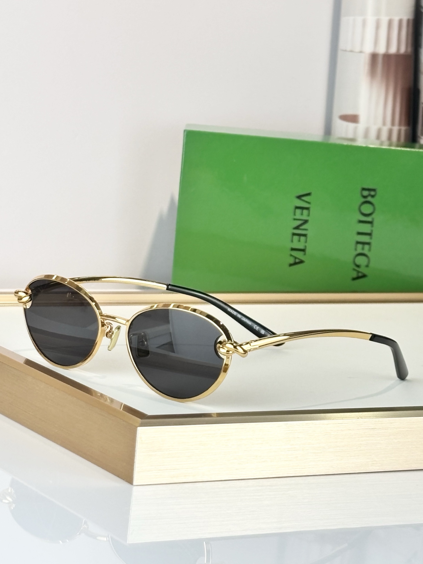 Bottega Venet*MODEL：BV40072USIZE：55口17-142