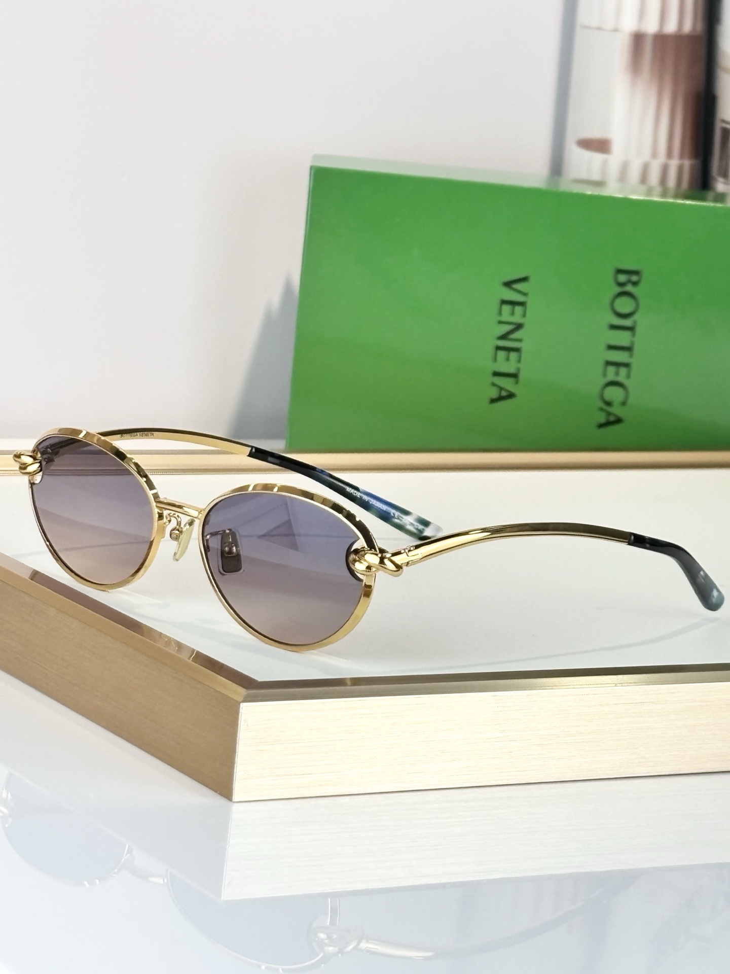 Bottega Venet*MODEL：BV40072USIZE：55口17-142
