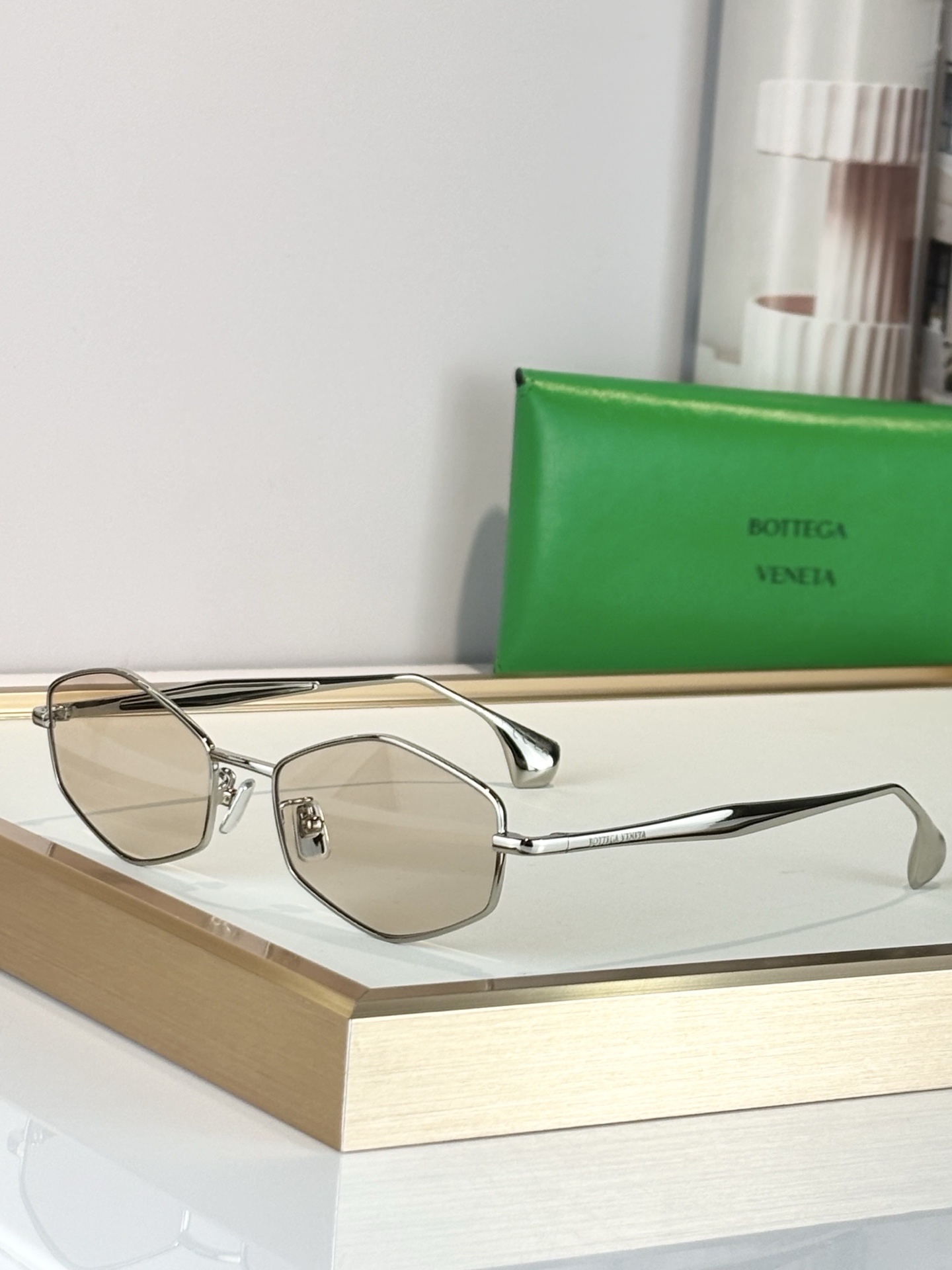 Bottega Venet*MODEL：BV40070USIZE：56口17-145