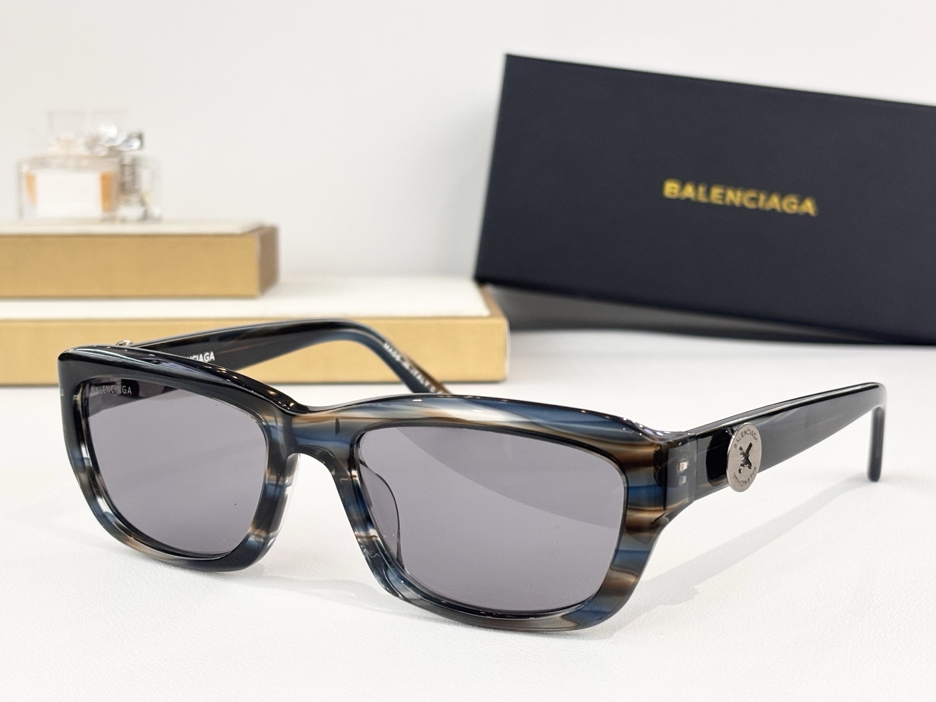 BALENCIAGAMOD：BB0409SSize：58口18 140