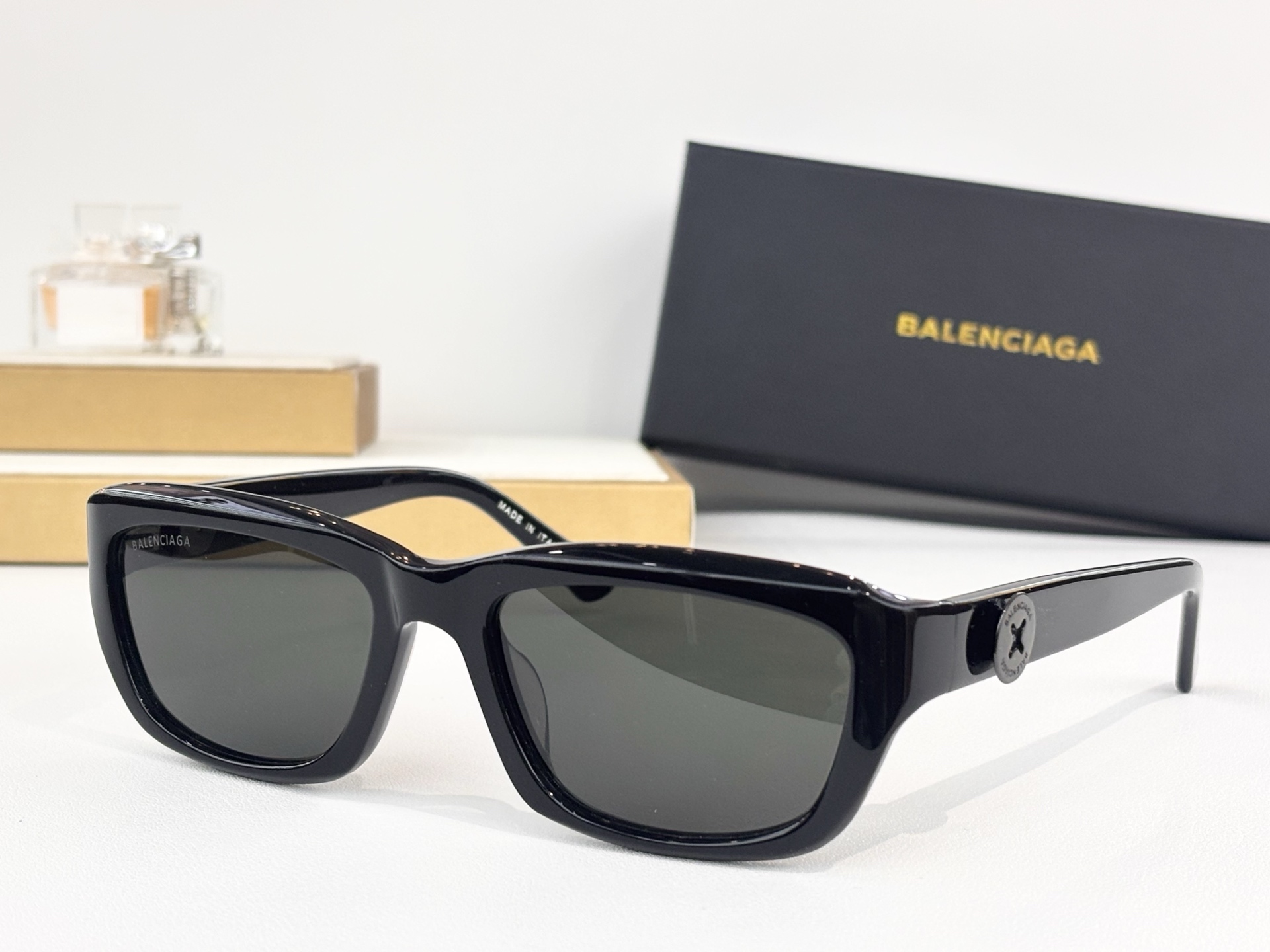 BALENCIAGAMOD：BB0409SSize：58口18 140