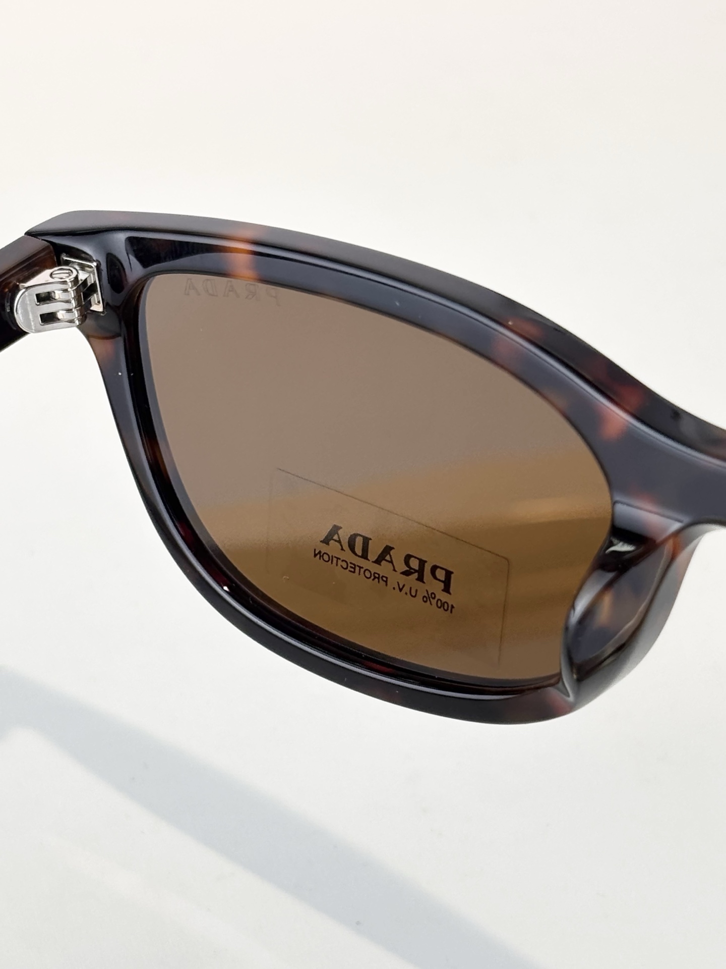 PRADAMOD：PR D01VUSize：52口20 145