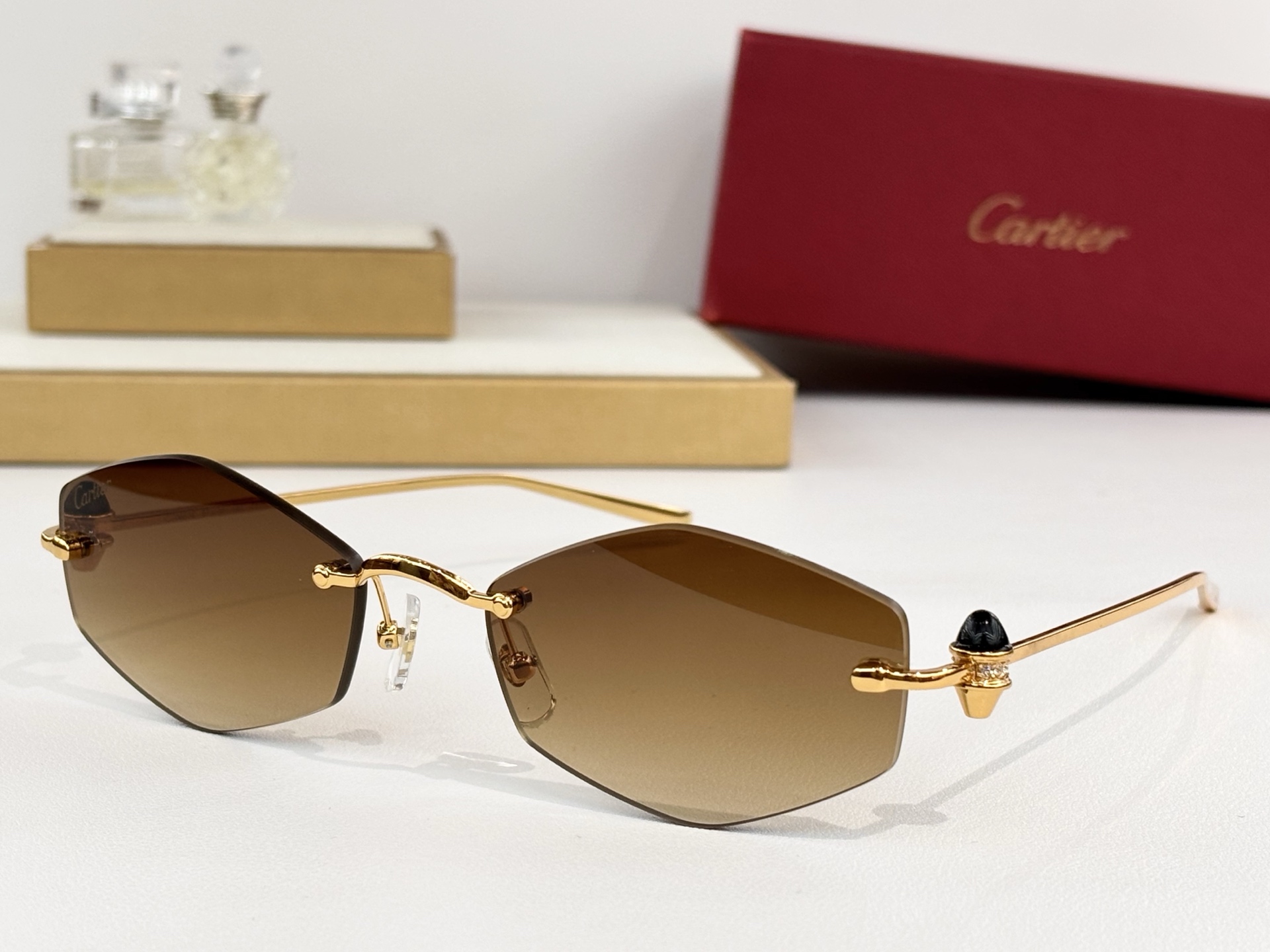 CartierMOD：CT0651SSize：57口18 140