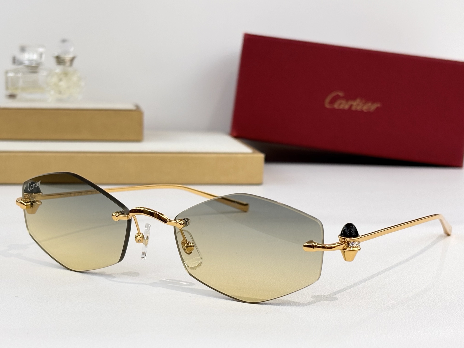 CartierMOD：CT0651SSize：57口18 140