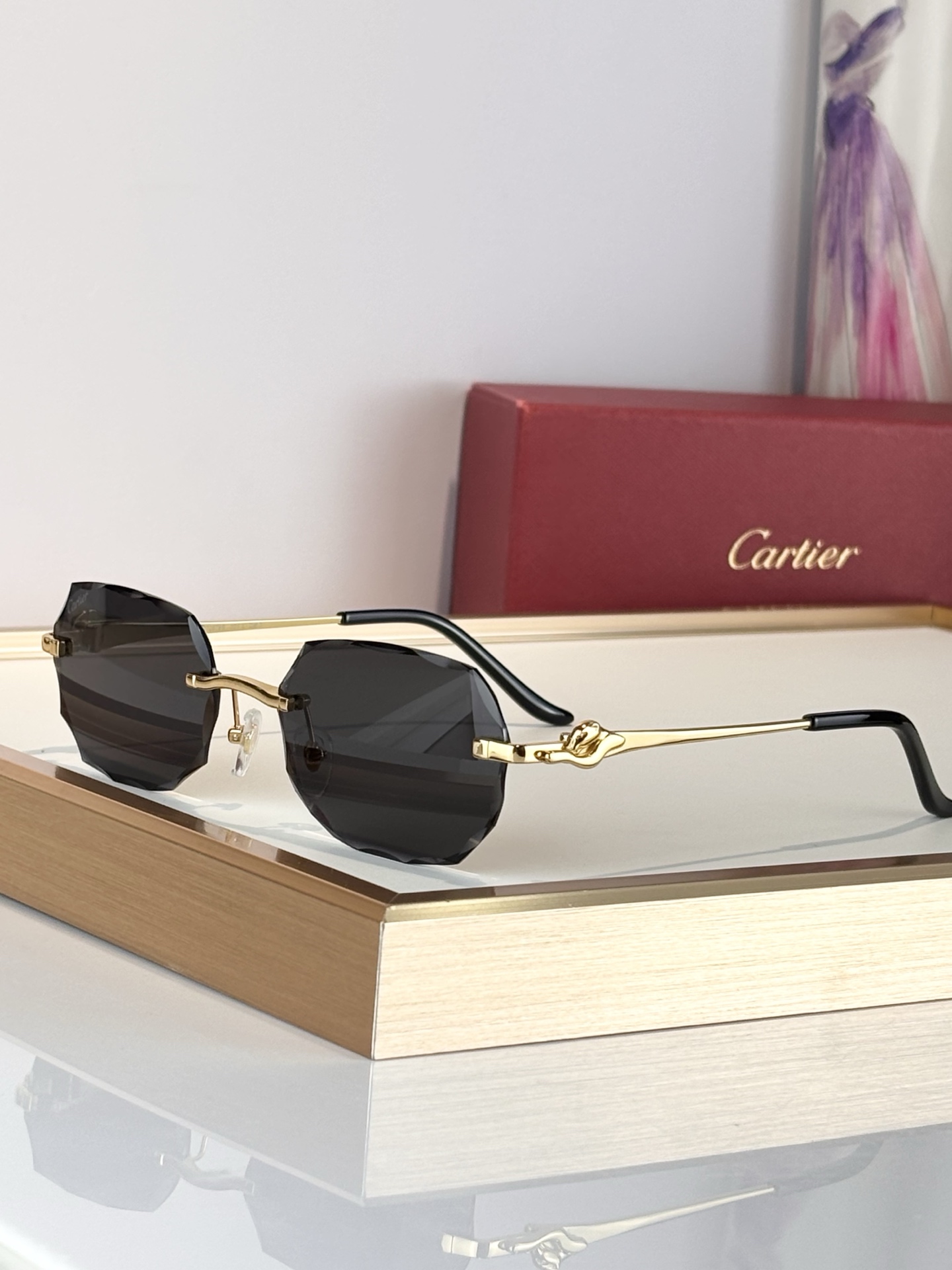 CartierMOD：CT 0680SSize：55口19-135。