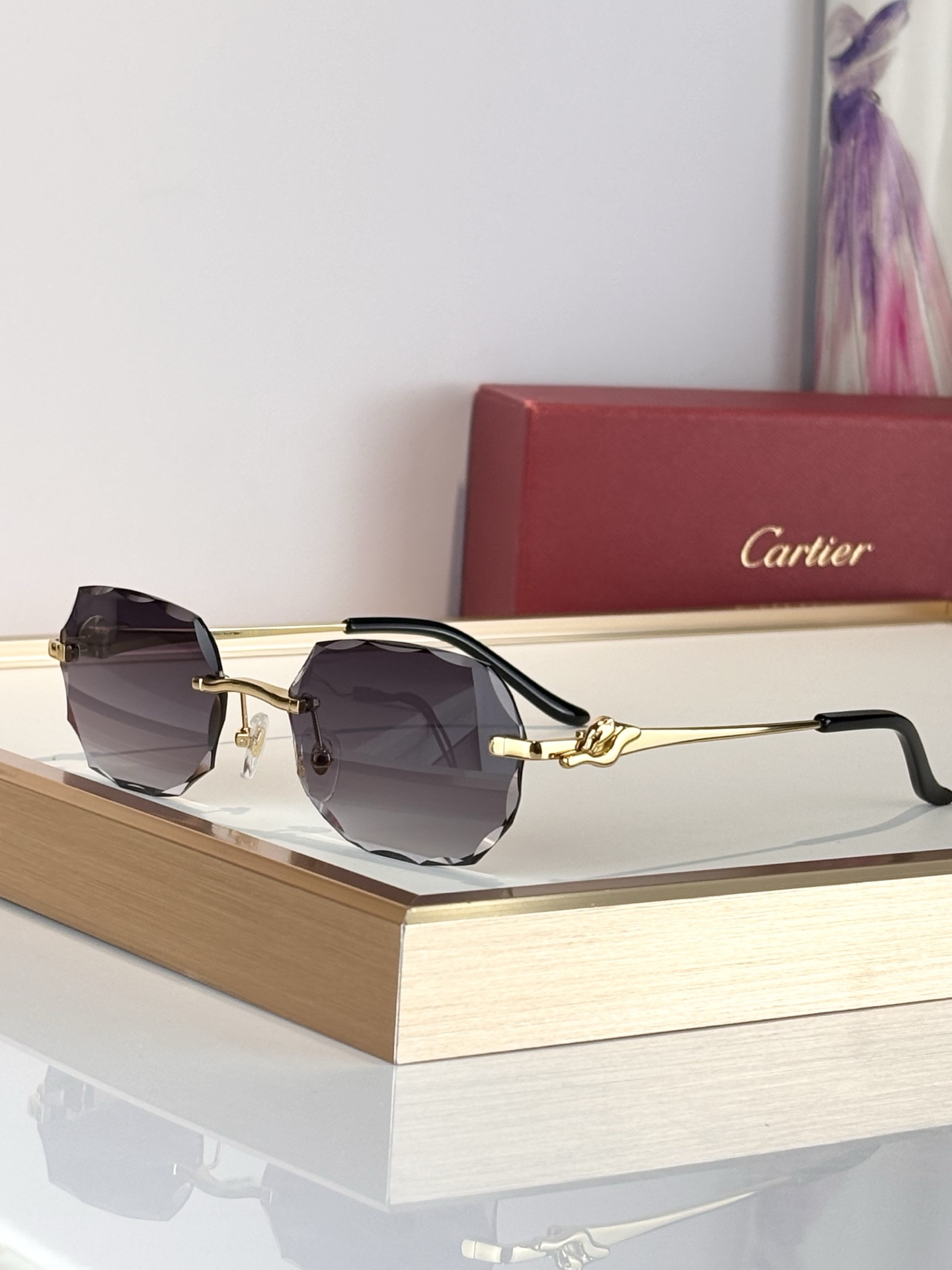 CartierMOD：CT 0680SSize：55口19-135。