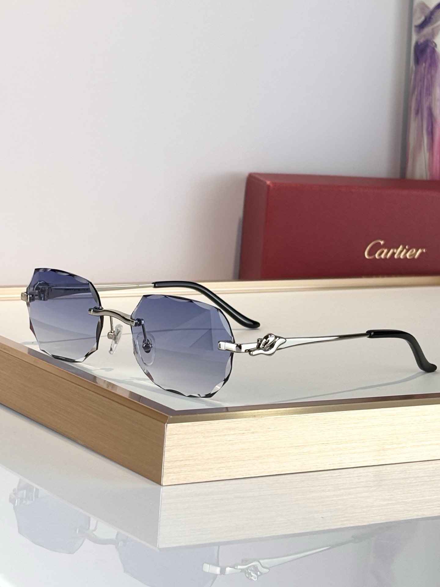 CartierMOD：CT 0680SSize：55口19-135。